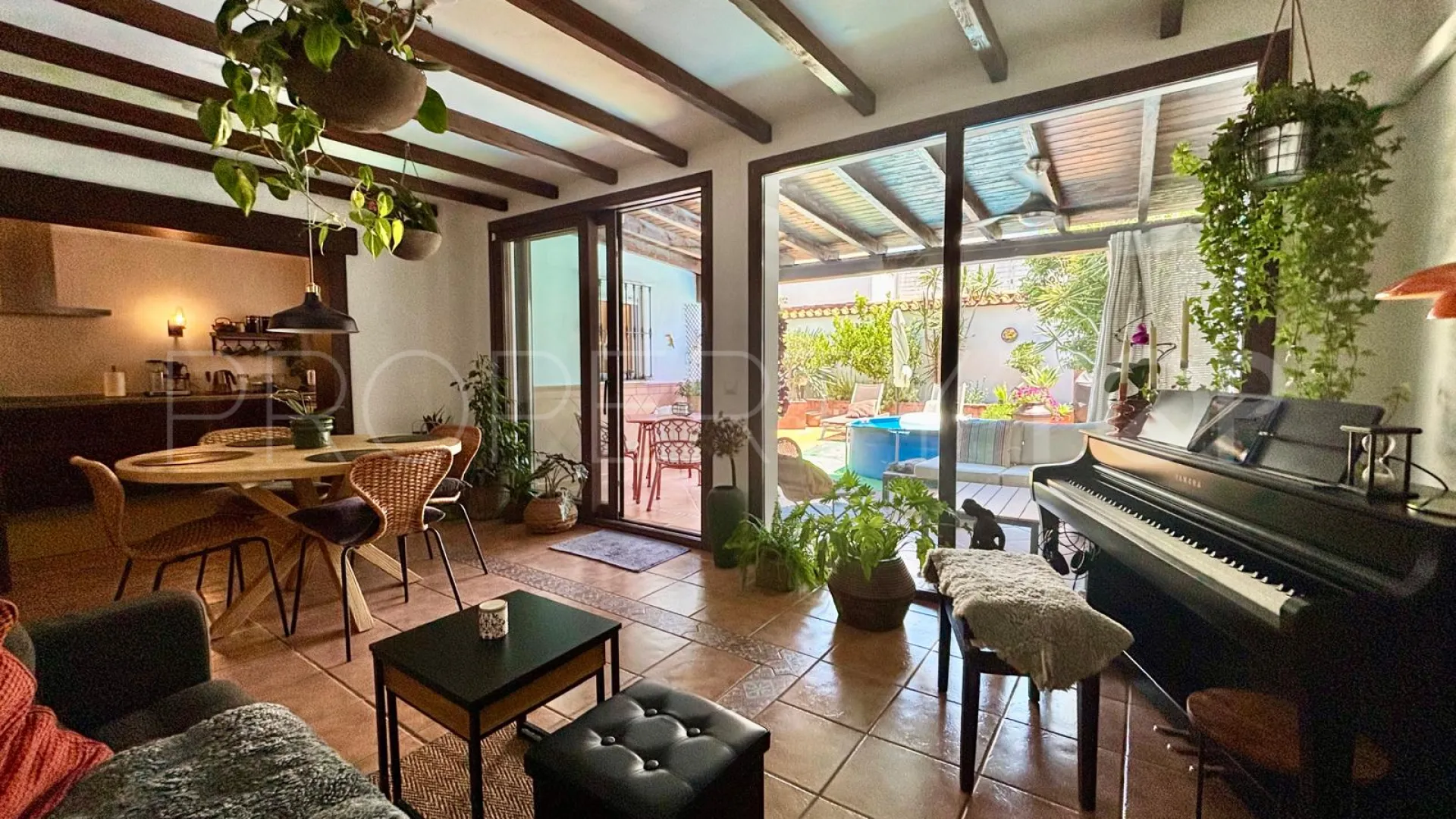Estepona Centre 5 bedrooms town house for sale