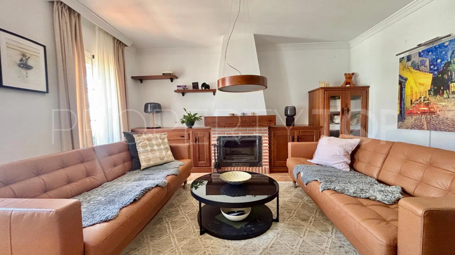 Estepona Centre 5 bedrooms town house for sale