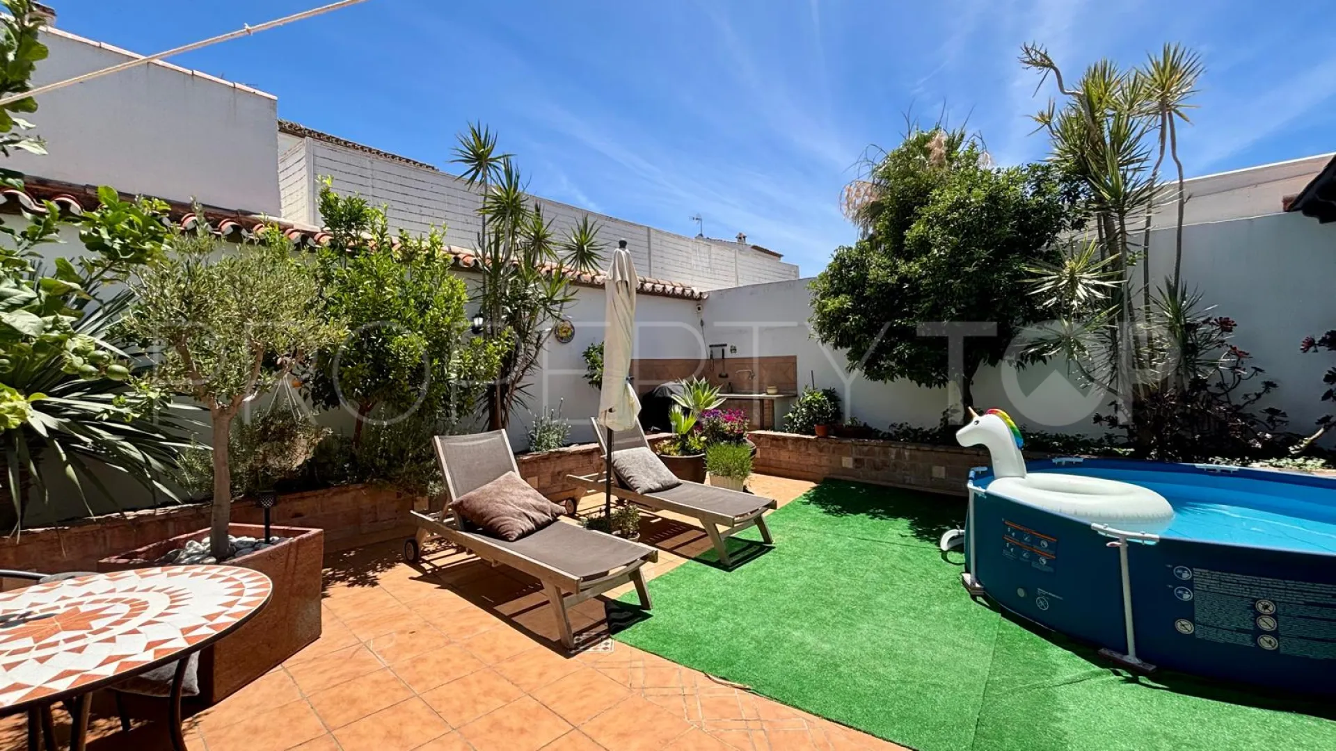 Estepona Centre 5 bedrooms town house for sale