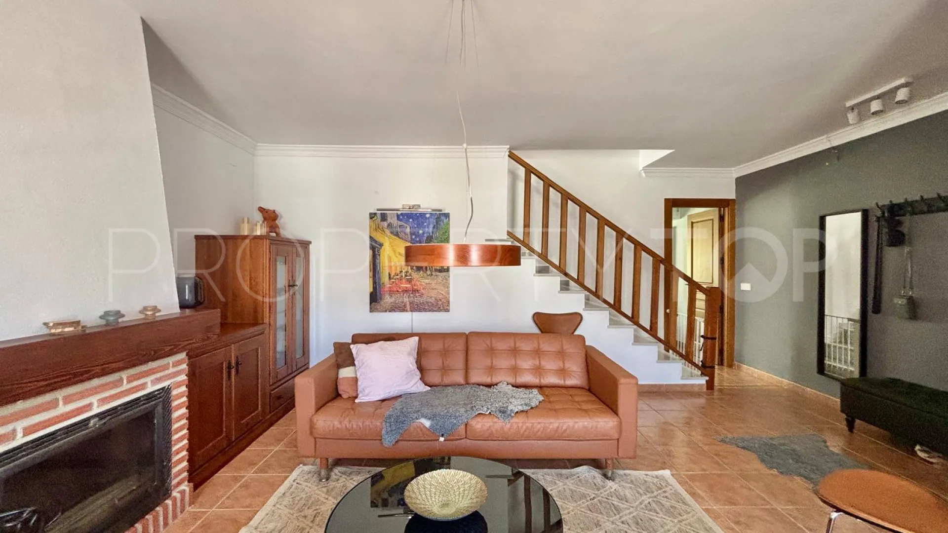 Estepona Centre 5 bedrooms town house for sale