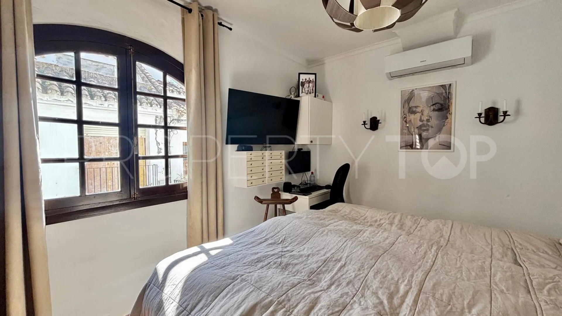 Adosado de 2 dormitorios a la venta en Estepona Casco Antiguo