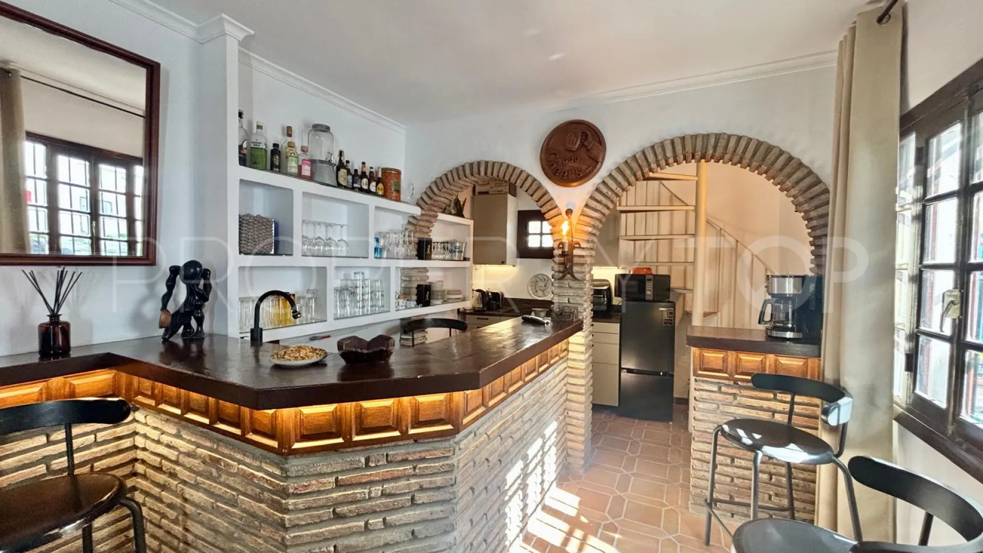 Adosado de 2 dormitorios a la venta en Estepona Casco Antiguo