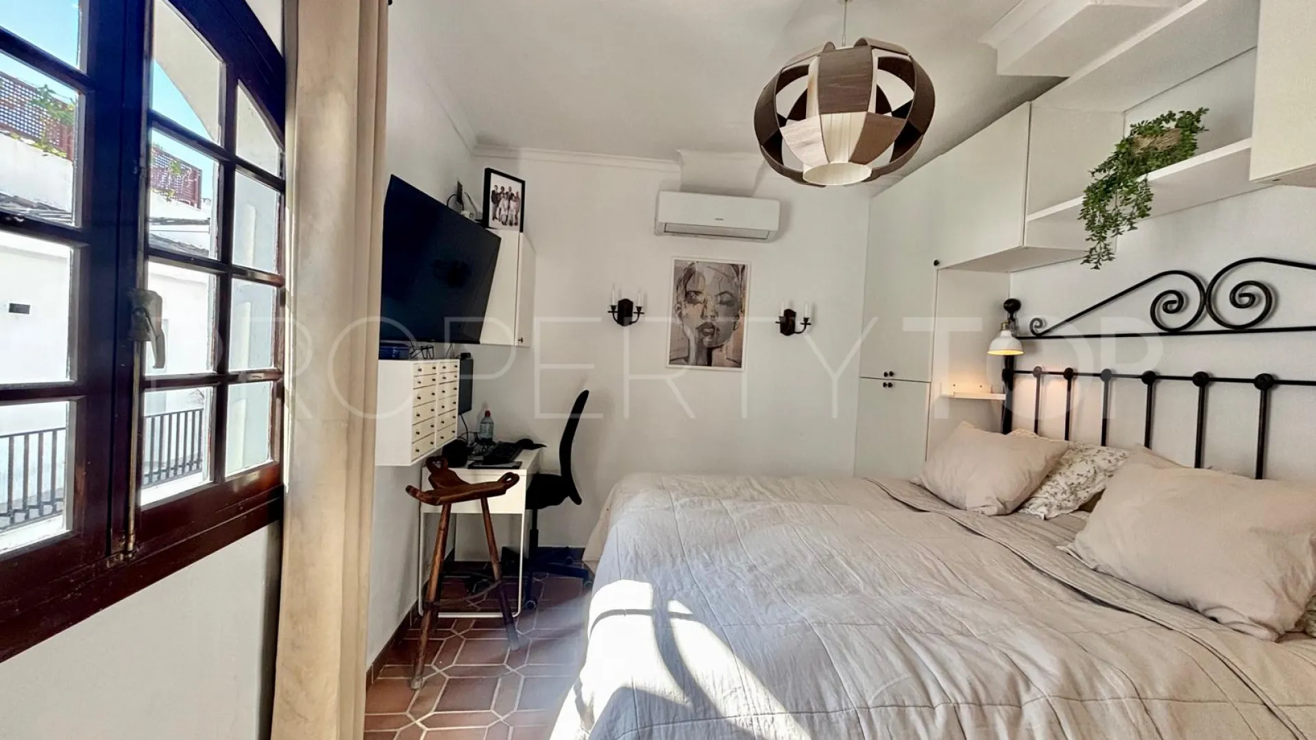 Adosado de 2 dormitorios a la venta en Estepona Casco Antiguo