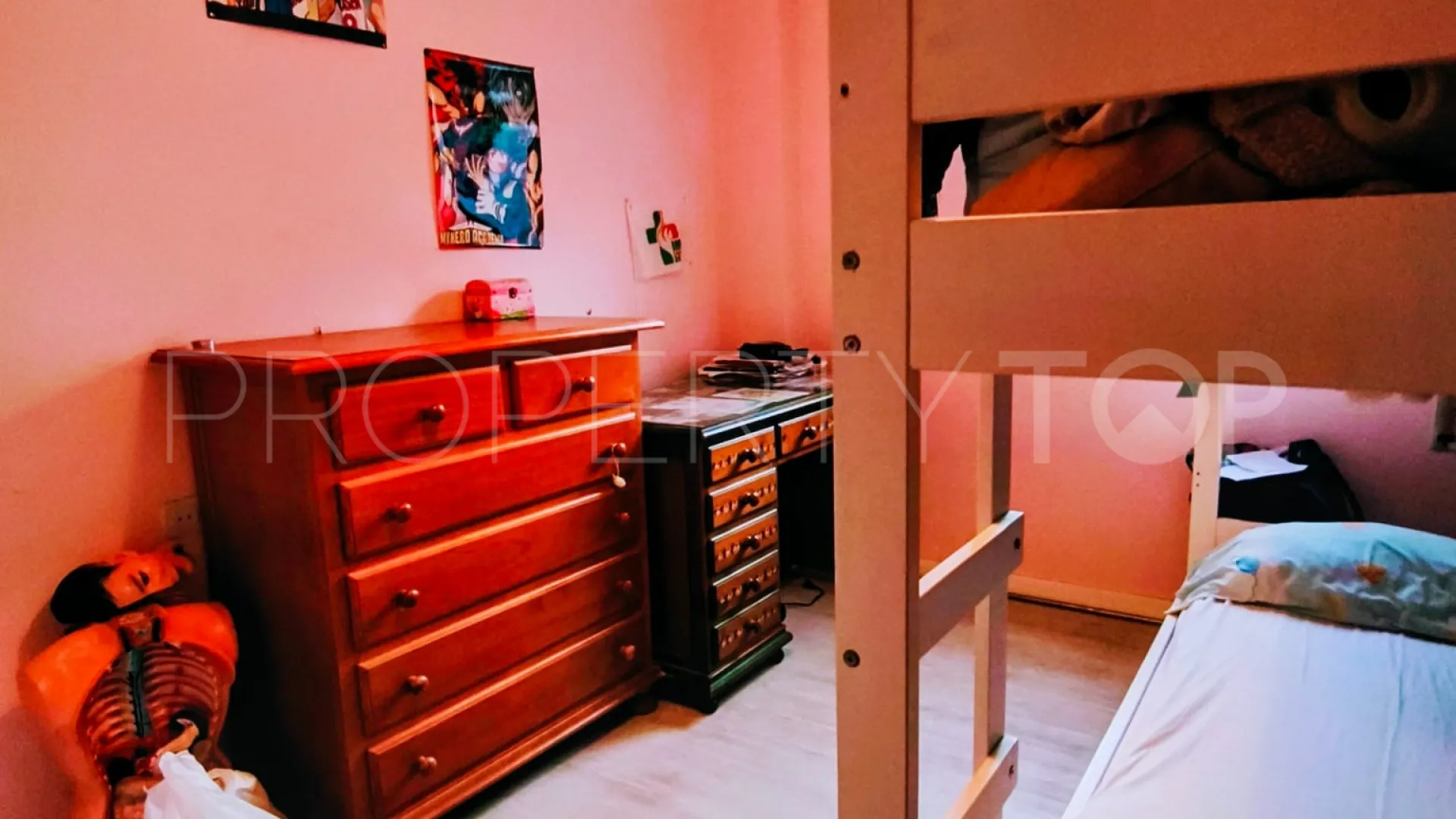 Se vende adosado con 3 dormitorios en Estepona Casco Antiguo
