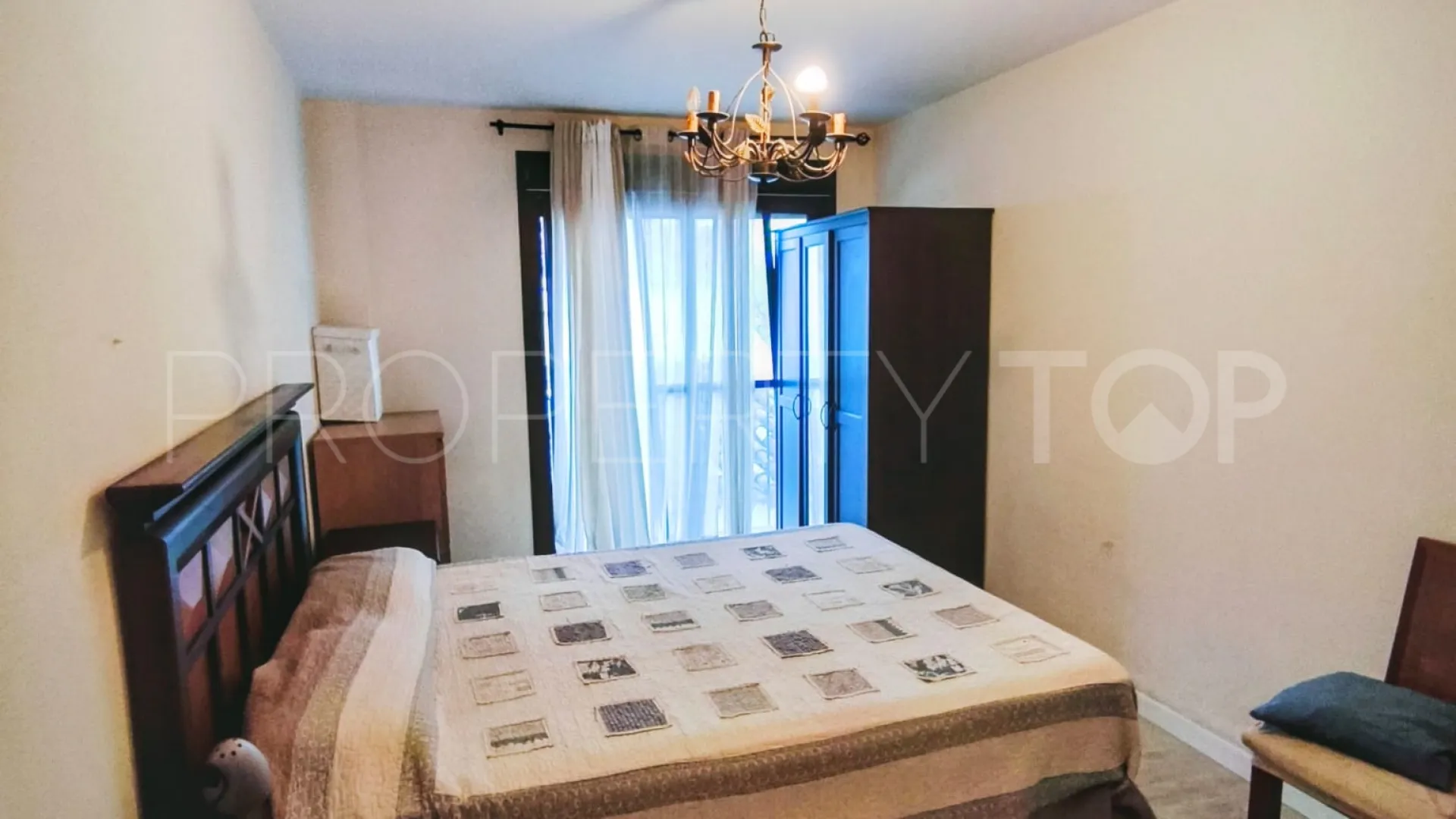 Se vende adosado con 3 dormitorios en Estepona Casco Antiguo