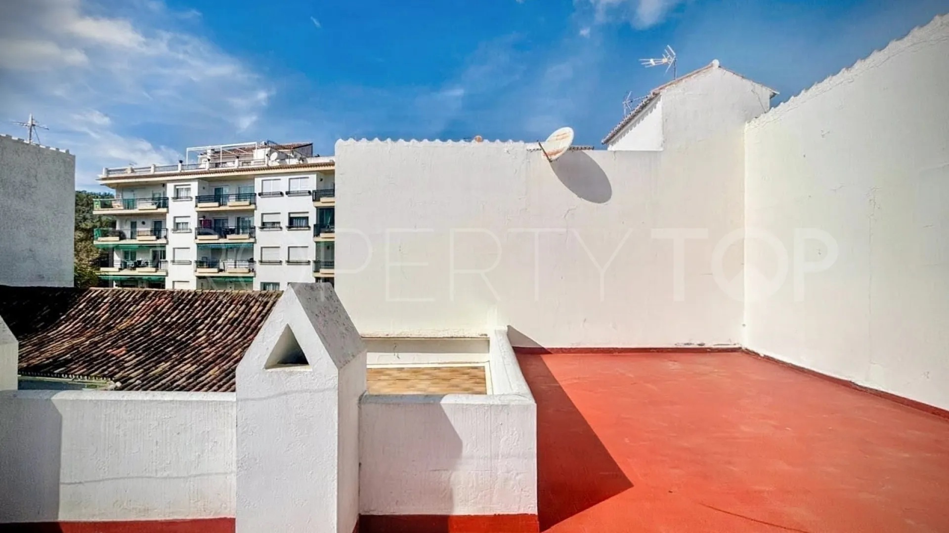 Se vende adosado con 3 dormitorios en Estepona Casco Antiguo