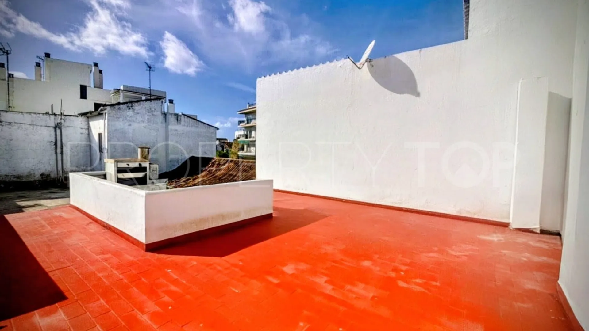 Se vende adosado con 3 dormitorios en Estepona Casco Antiguo