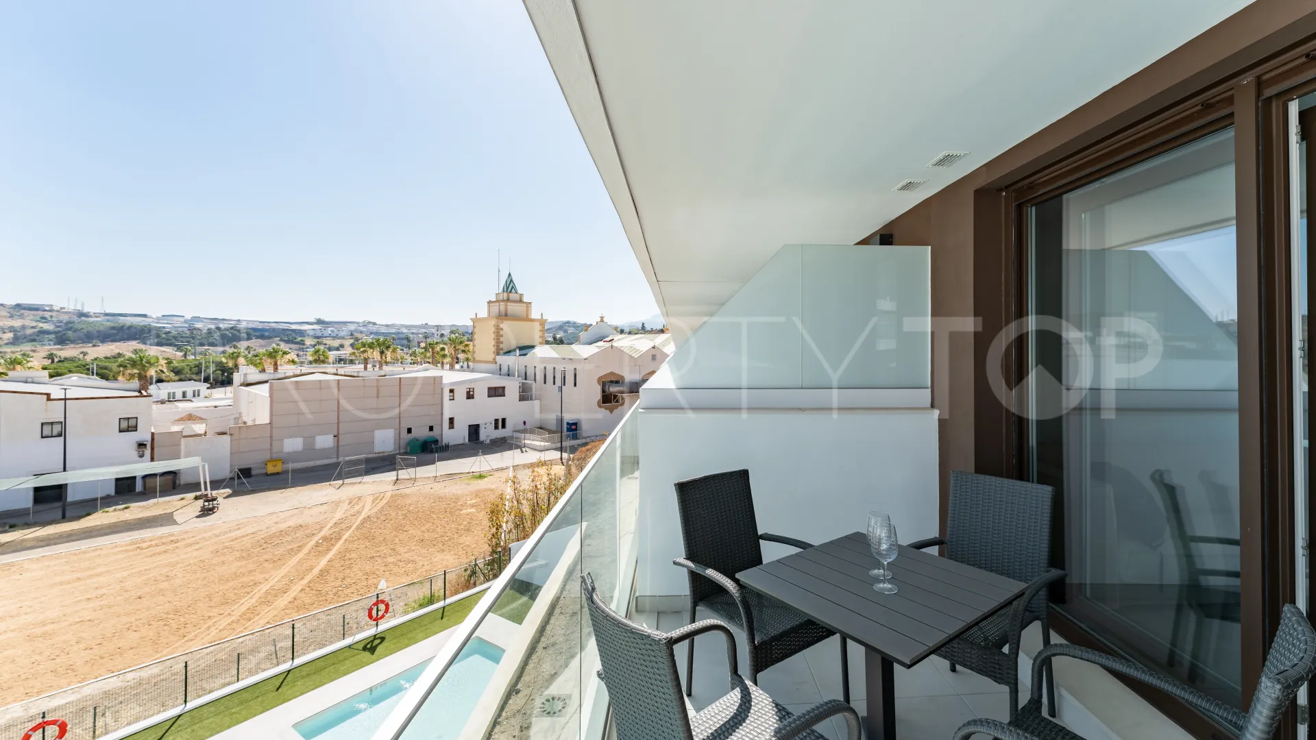 Se vende apartamento en Avda de Andalucia - Sierra de Estepona