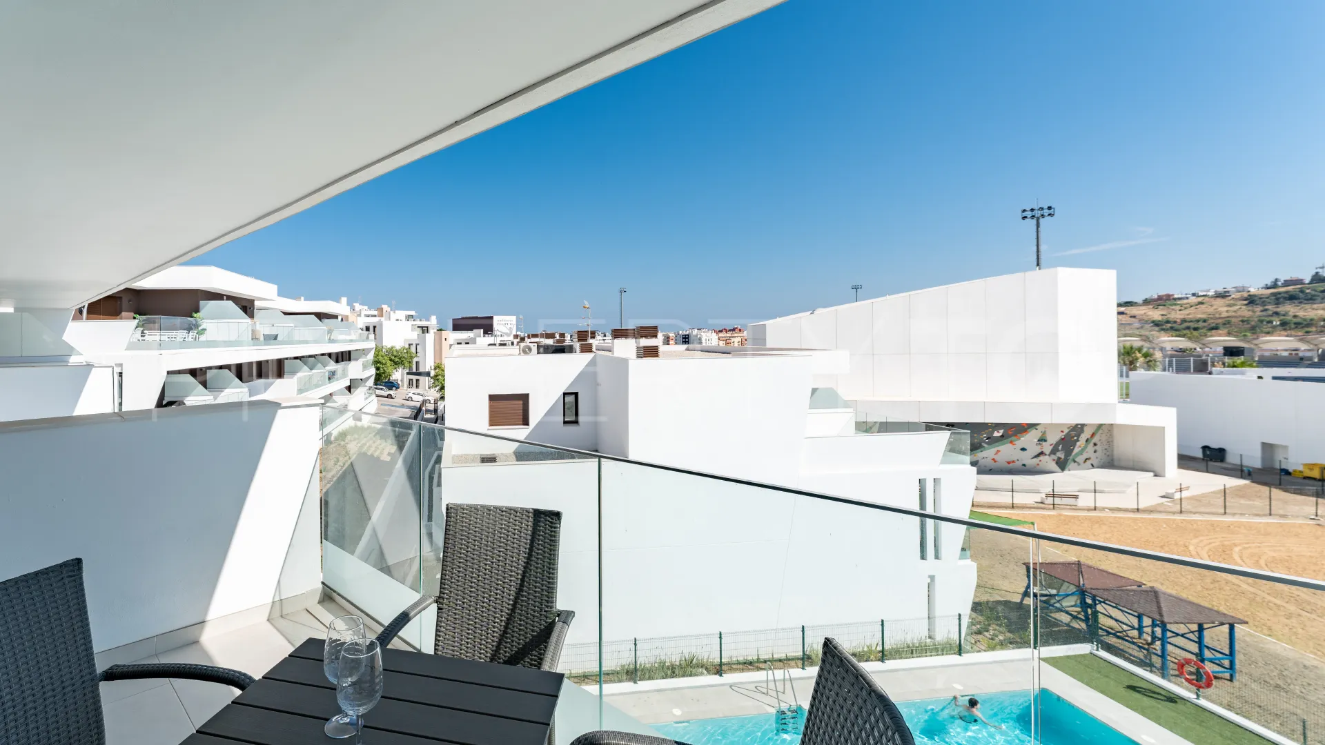 Se vende apartamento en Avda de Andalucia - Sierra de Estepona