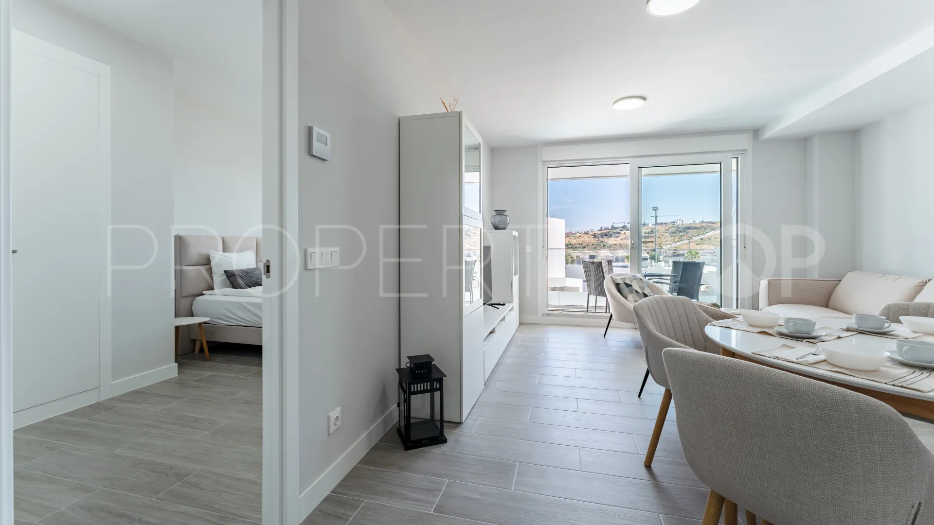 Se vende apartamento en Avda de Andalucia - Sierra de Estepona