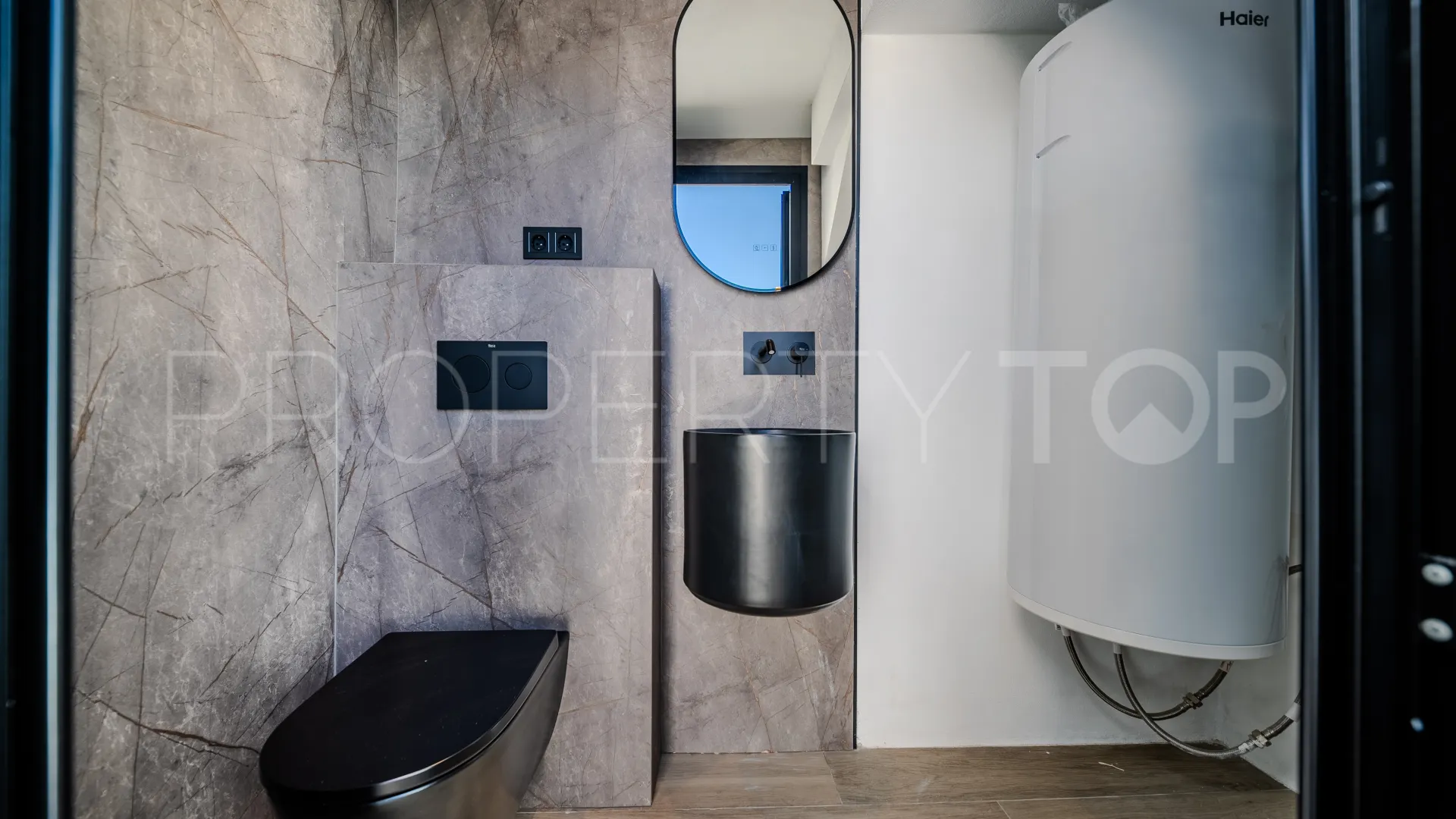 For sale town house in Estepona Old Town with 3 bedrooms
