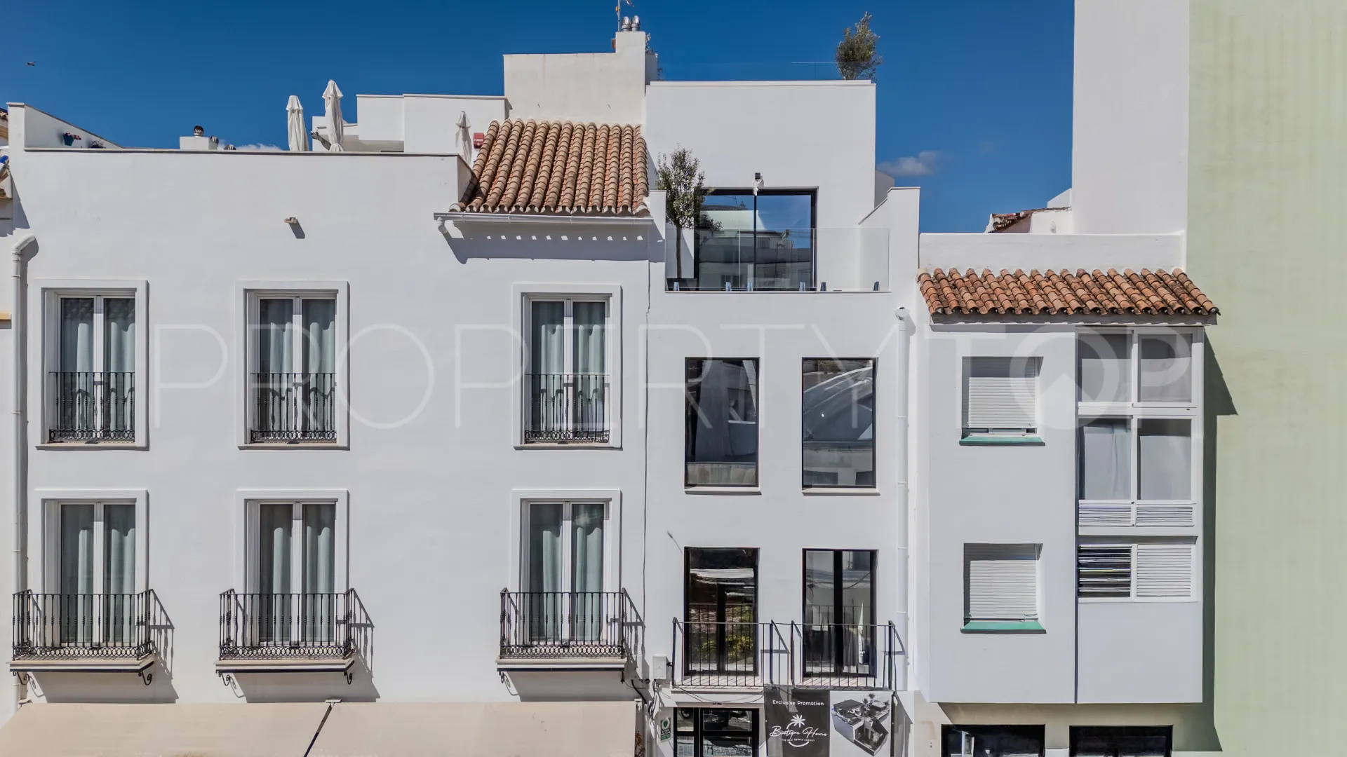 For sale town house in Estepona Old Town with 3 bedrooms