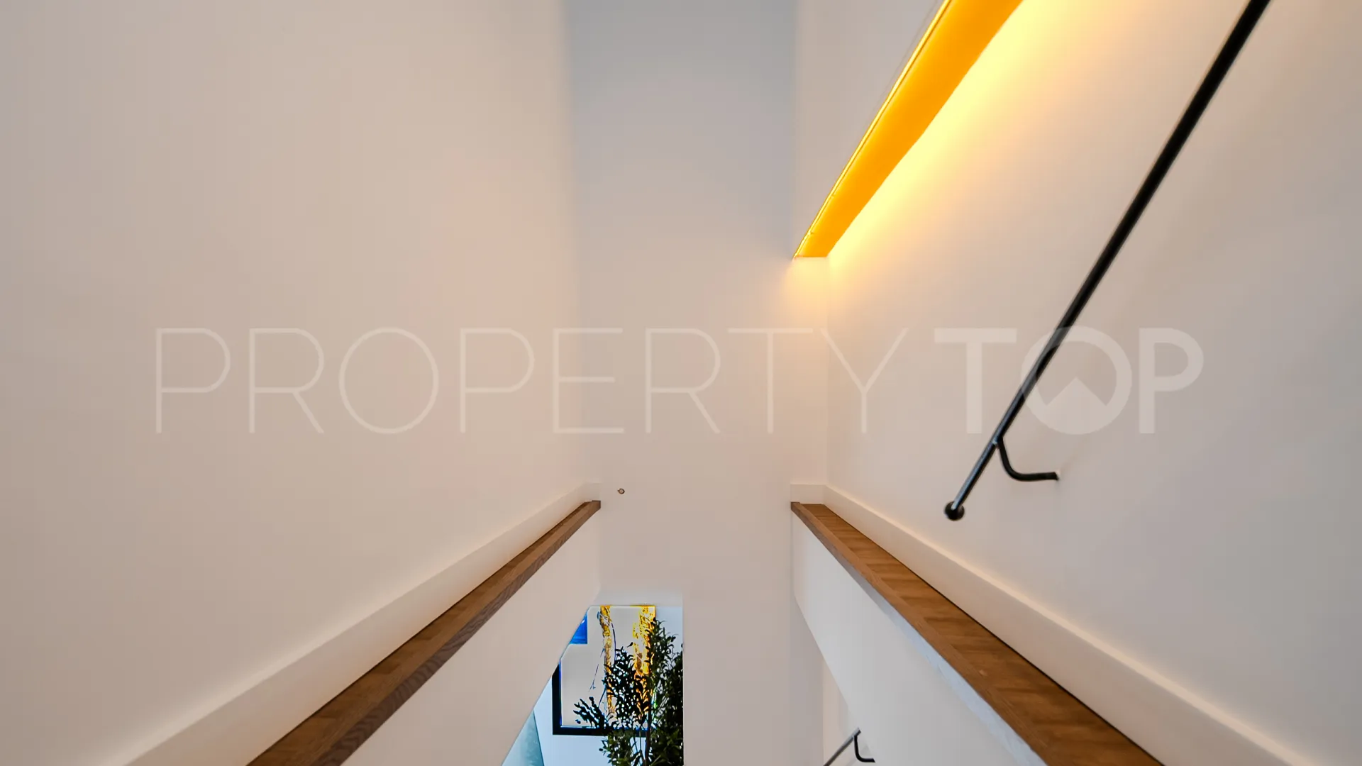 For sale town house in Estepona Old Town with 3 bedrooms