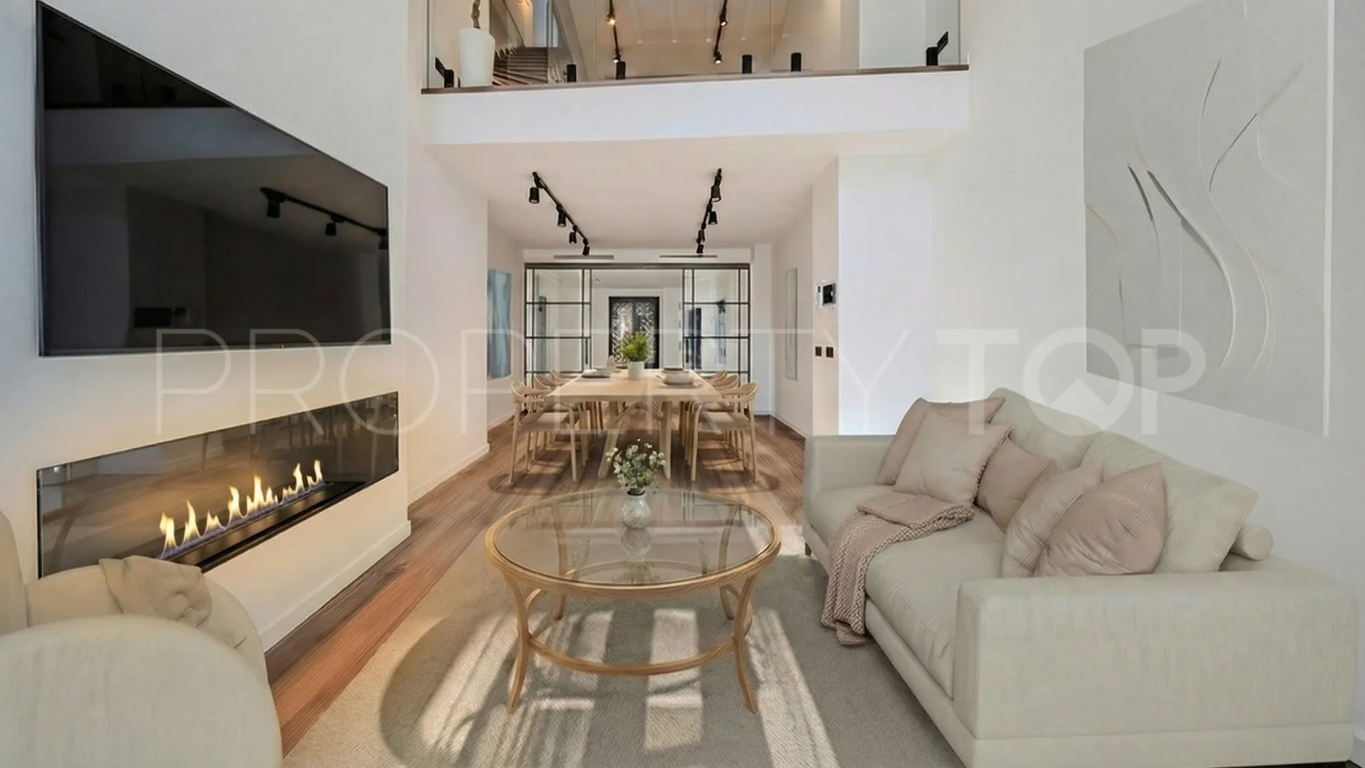 For sale town house in Estepona Old Town with 3 bedrooms