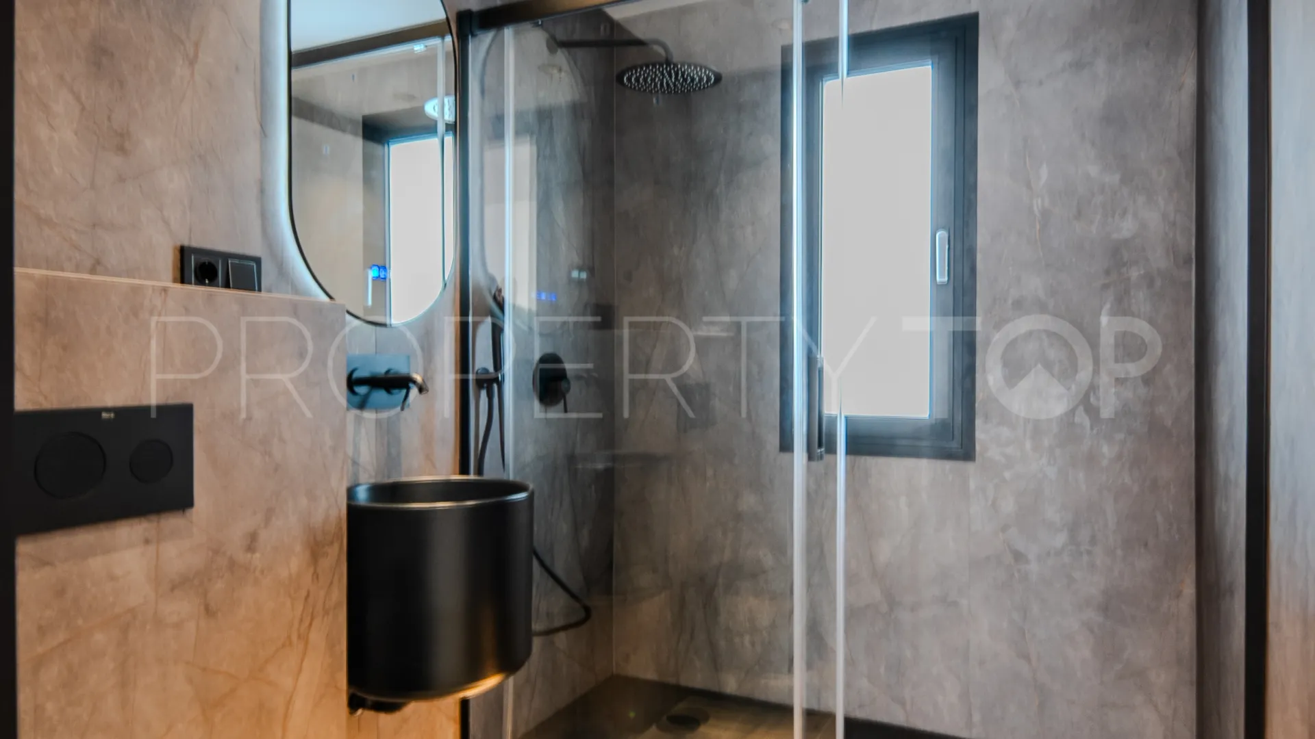 For sale town house in Estepona Old Town with 3 bedrooms
