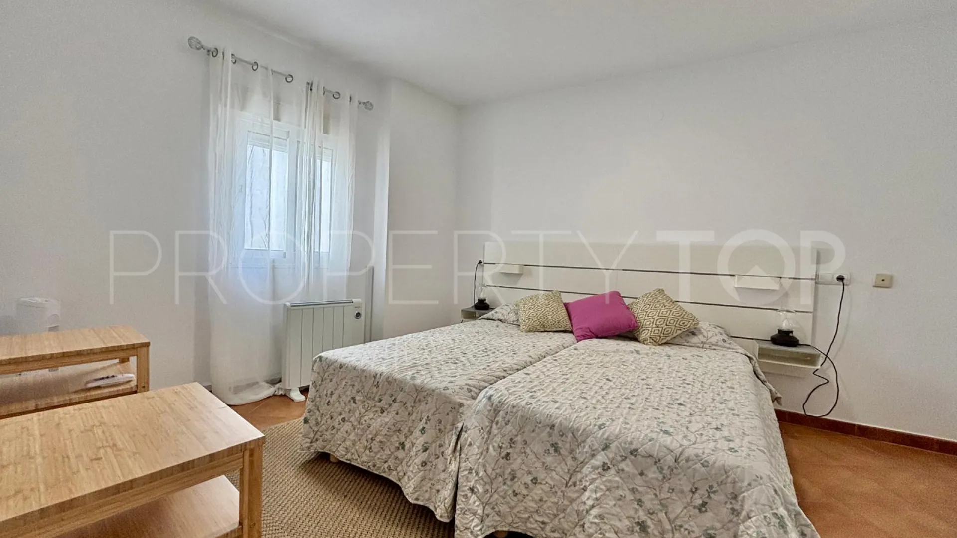 For sale duplex in Estepona Old Town with 2 bedrooms