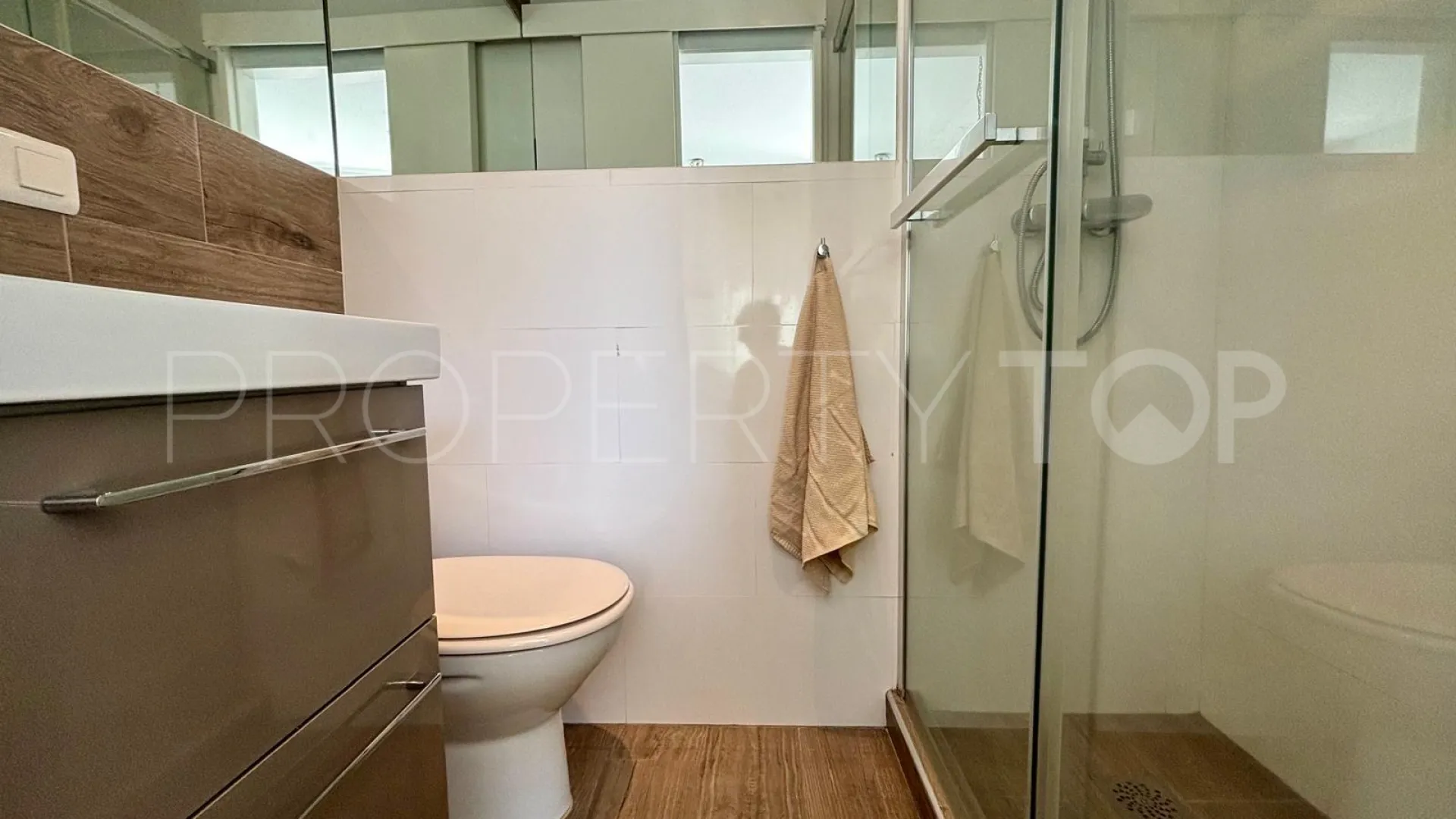 Apartamento con 2 dormitorios en venta en Estepona Centro