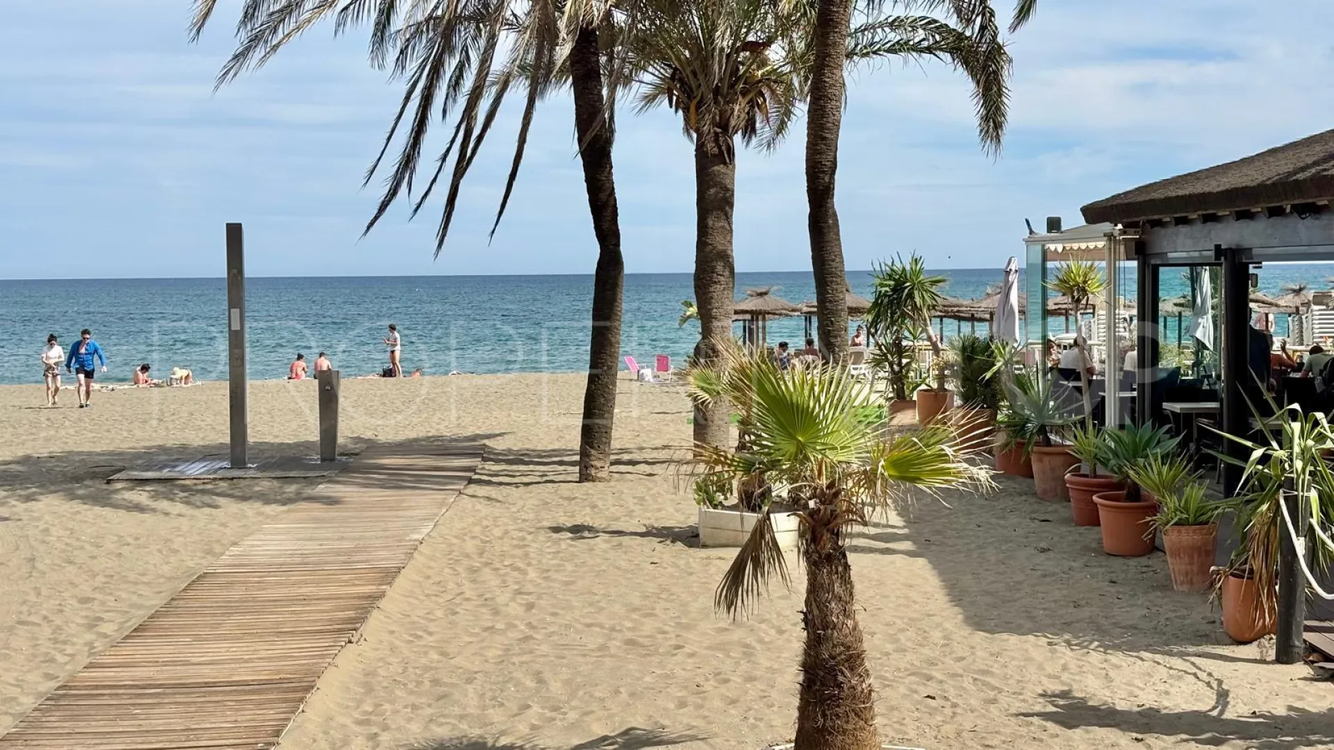 Apartamento con 2 dormitorios en venta en Estepona Centro
