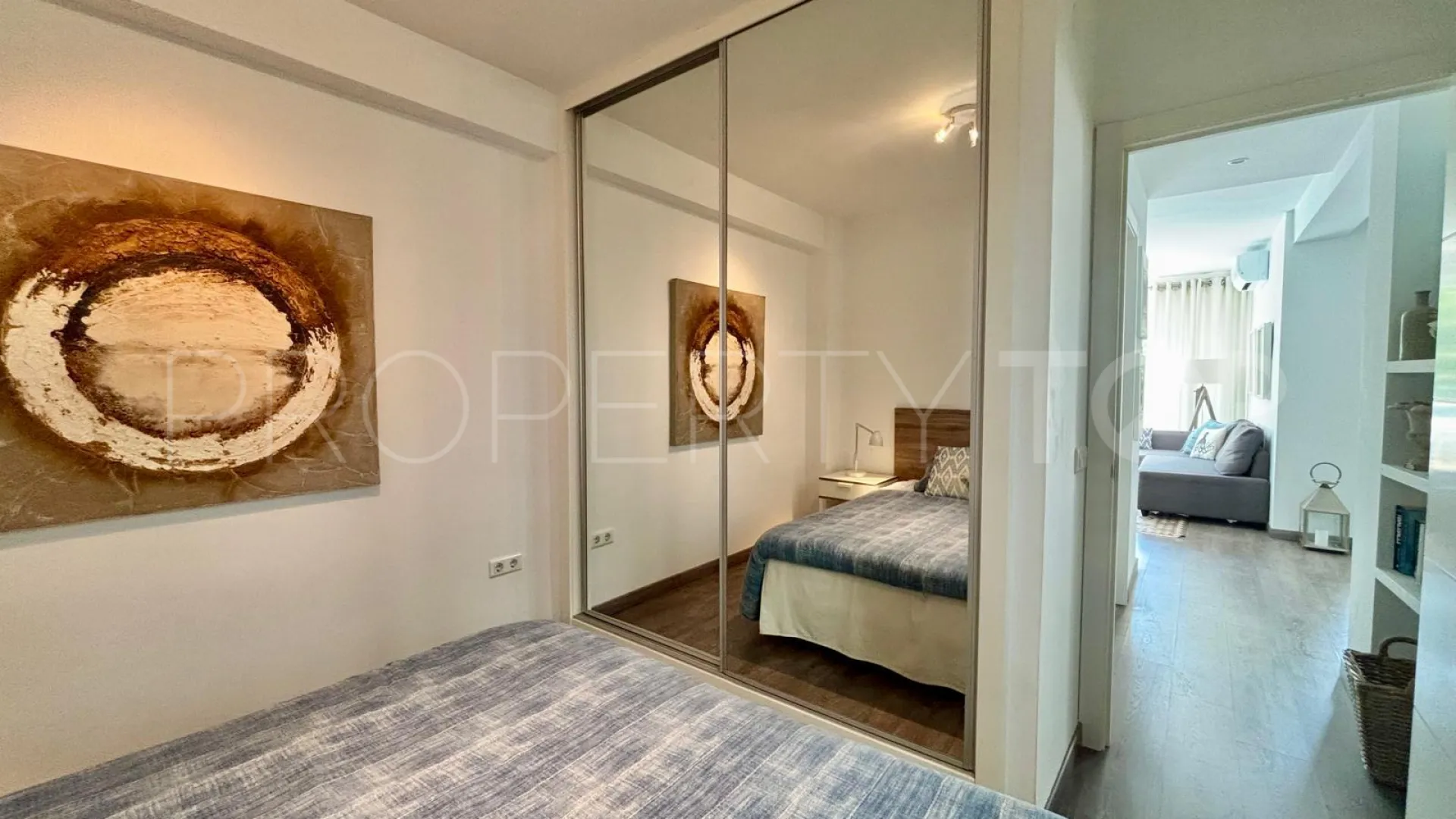 Apartamento con 2 dormitorios en venta en Estepona Centro