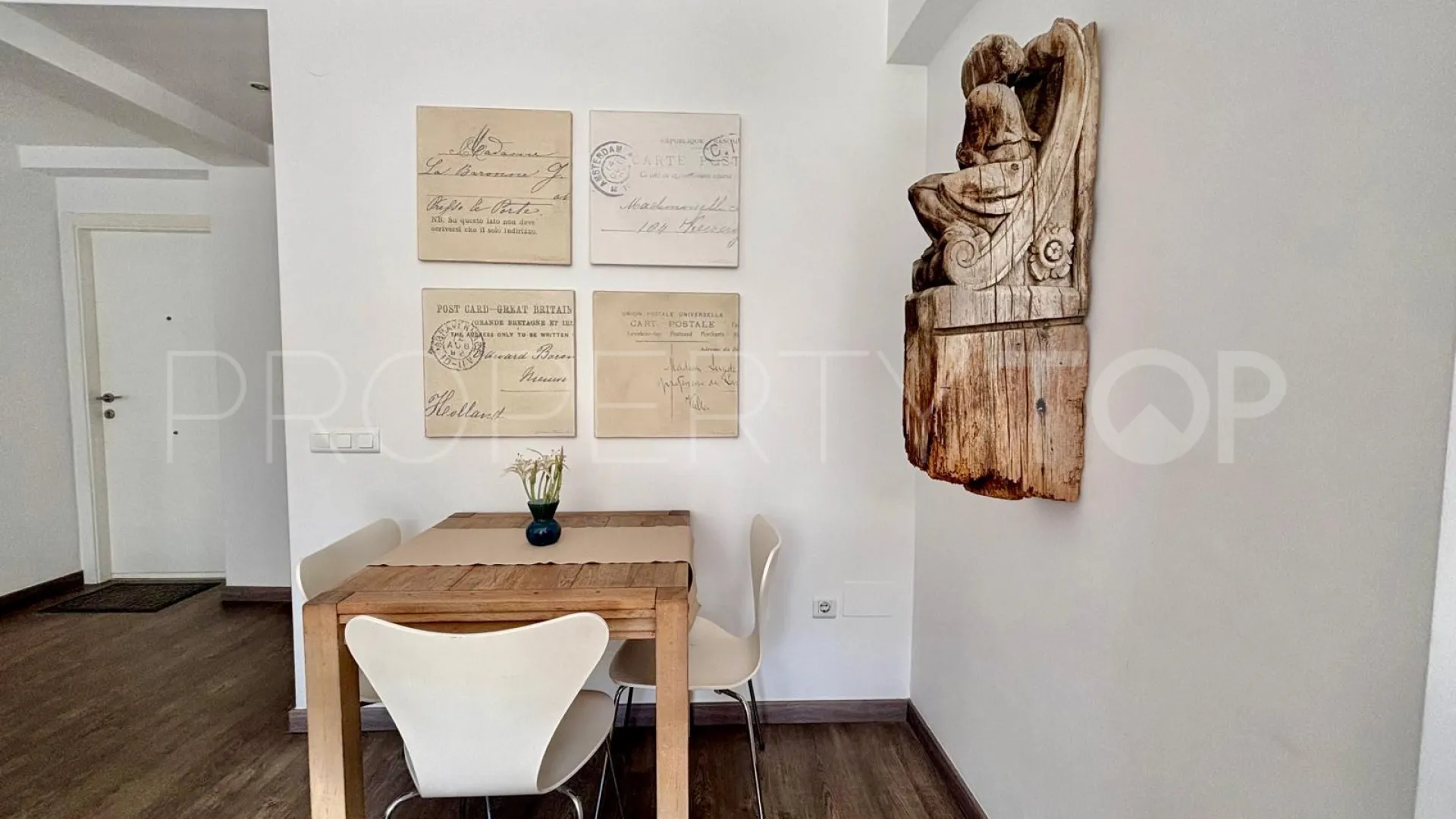 Apartamento con 2 dormitorios en venta en Estepona Centro