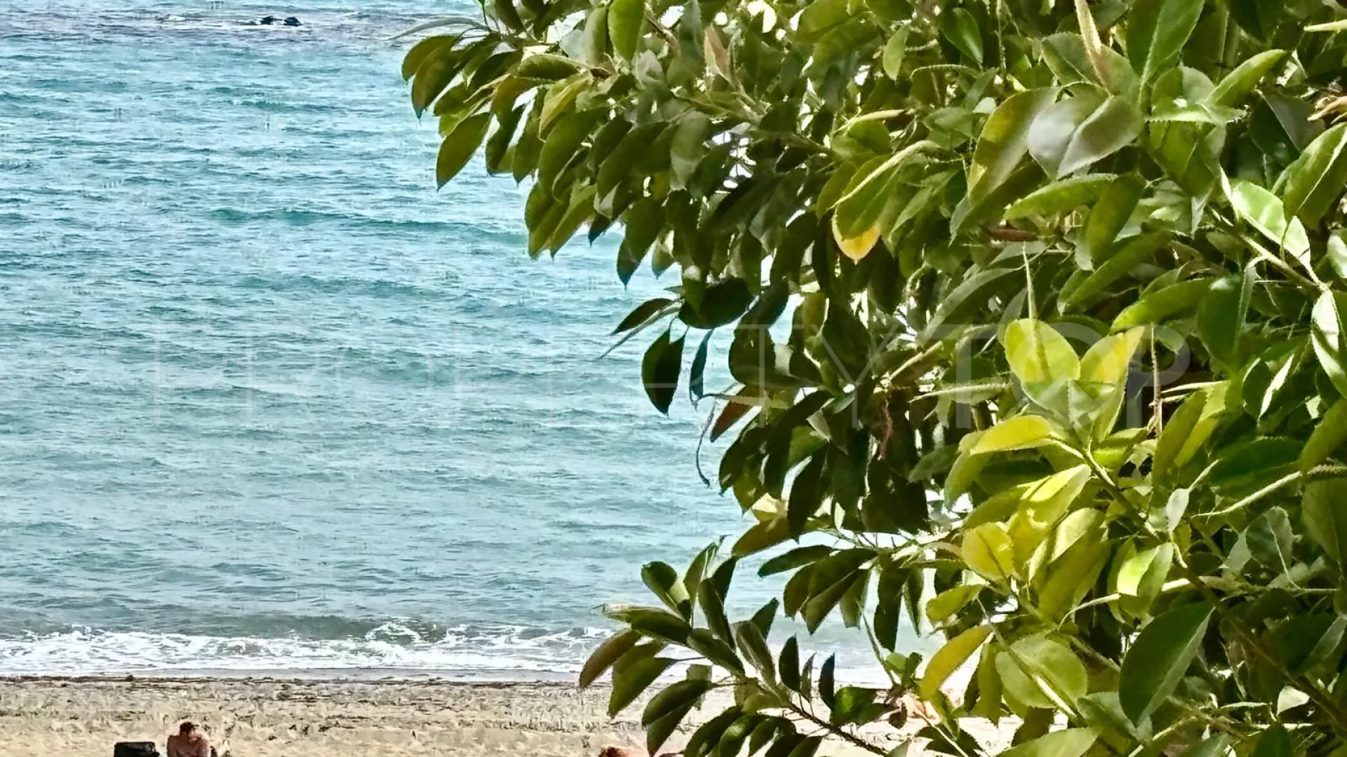 Apartamento con 2 dormitorios en venta en Estepona Centro
