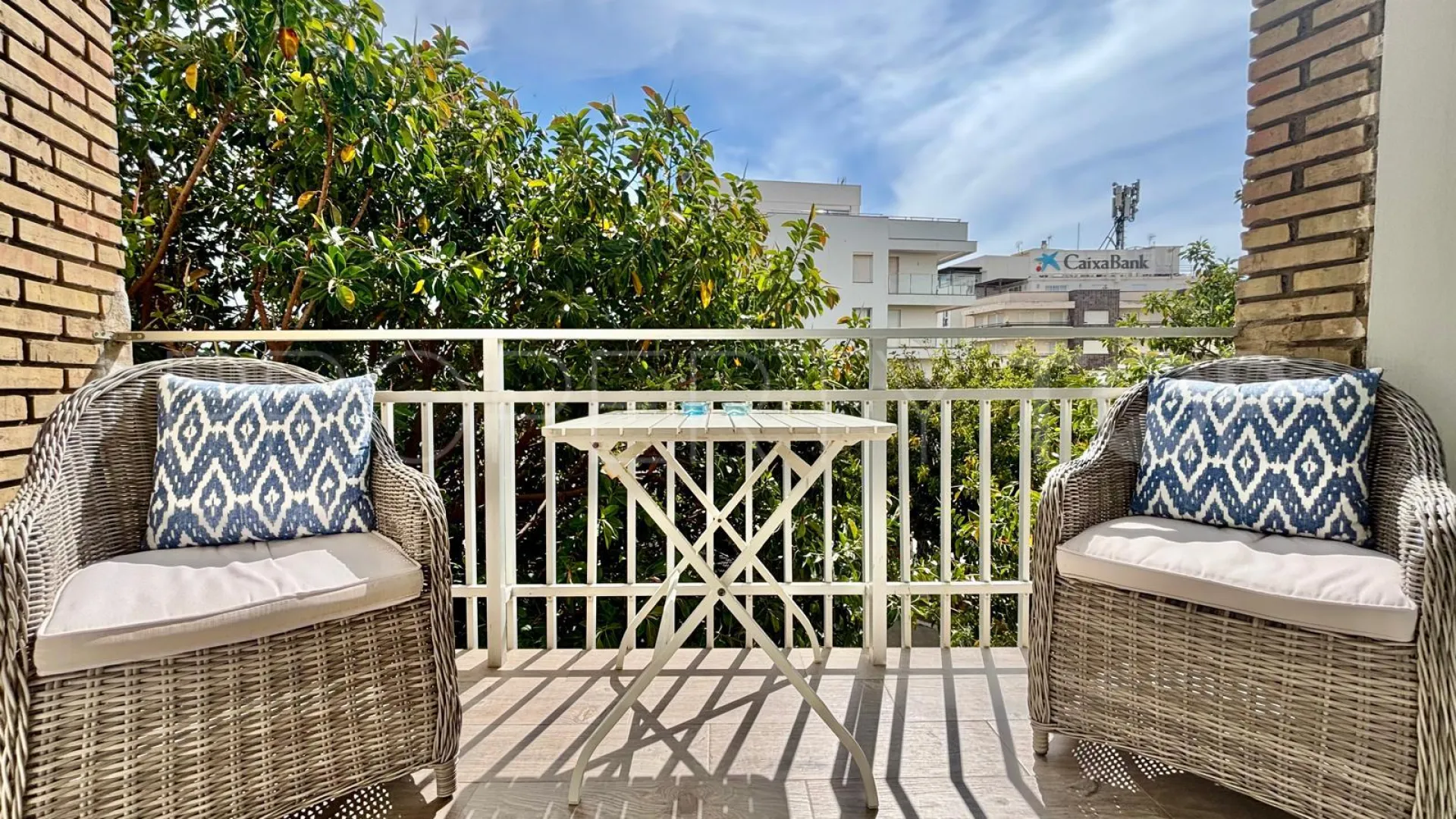 Apartamento con 2 dormitorios en venta en Estepona Centro