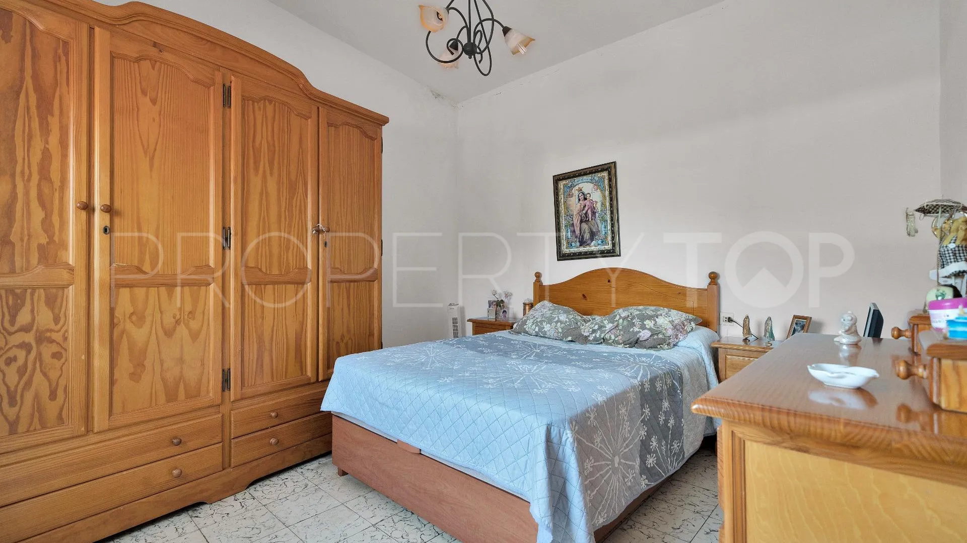 Se vende casa en La Linea de la Concepcion
