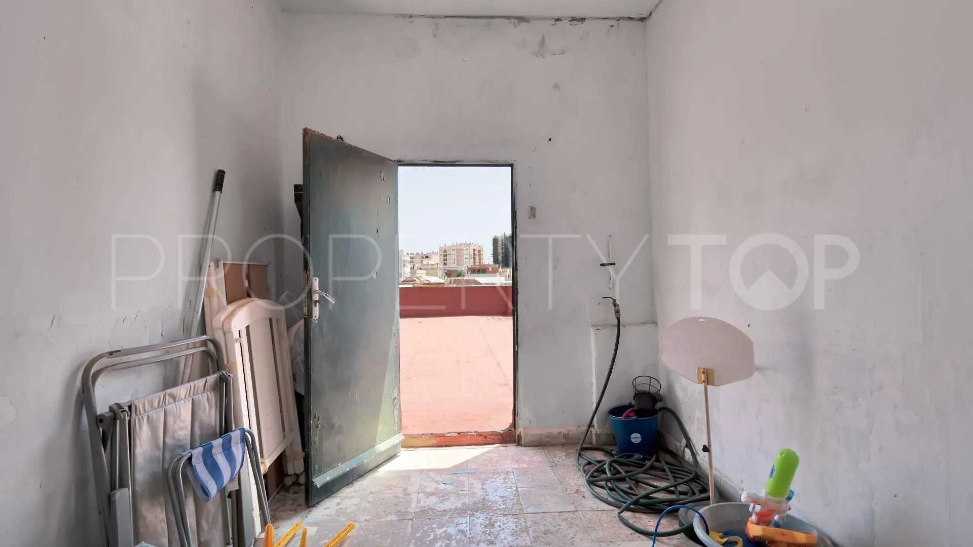 Se vende casa en La Linea de la Concepcion