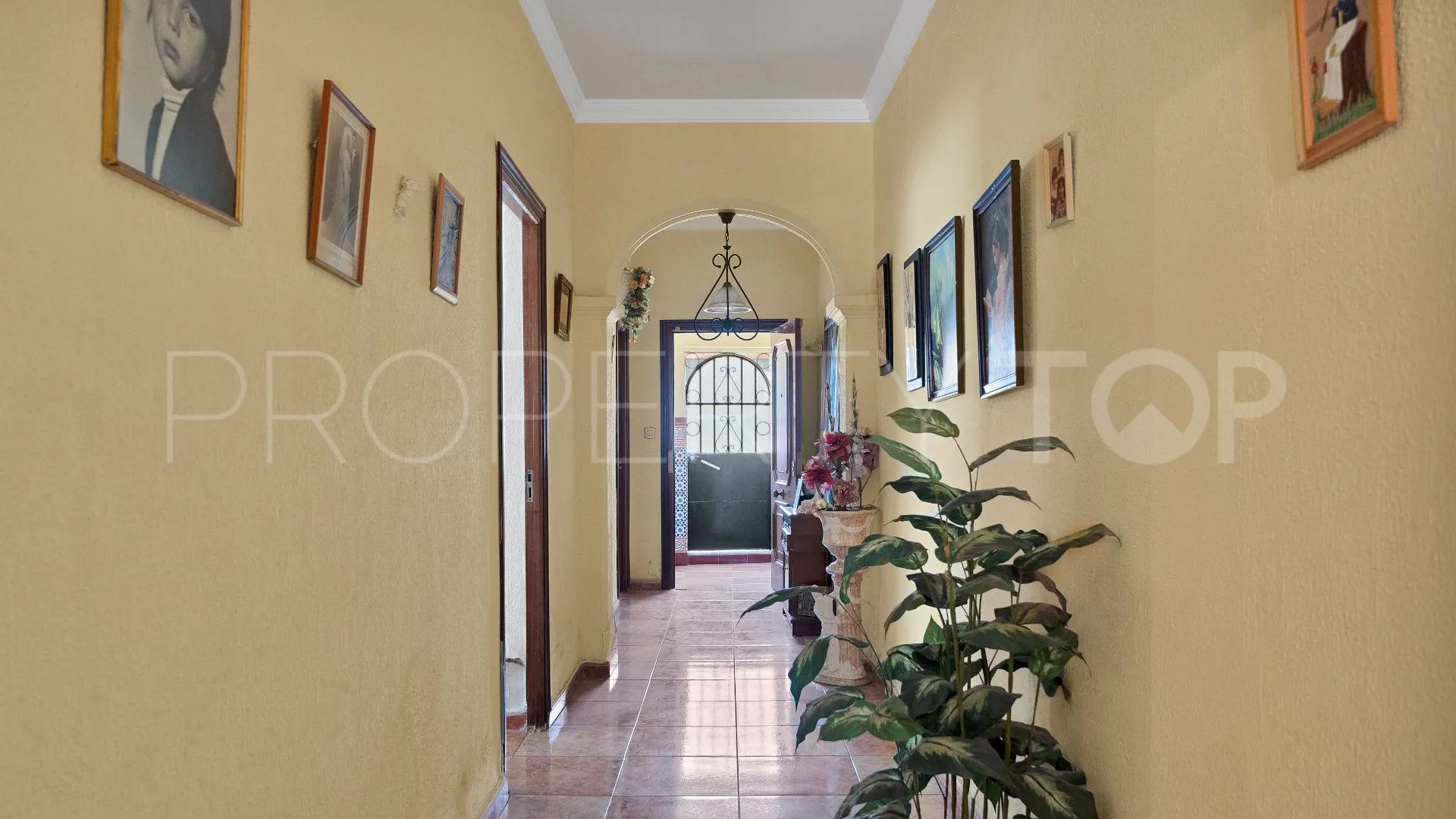 Se vende casa en La Linea de la Concepcion