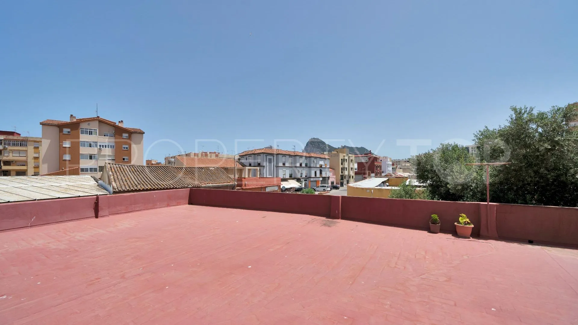 Se vende casa en La Linea de la Concepcion