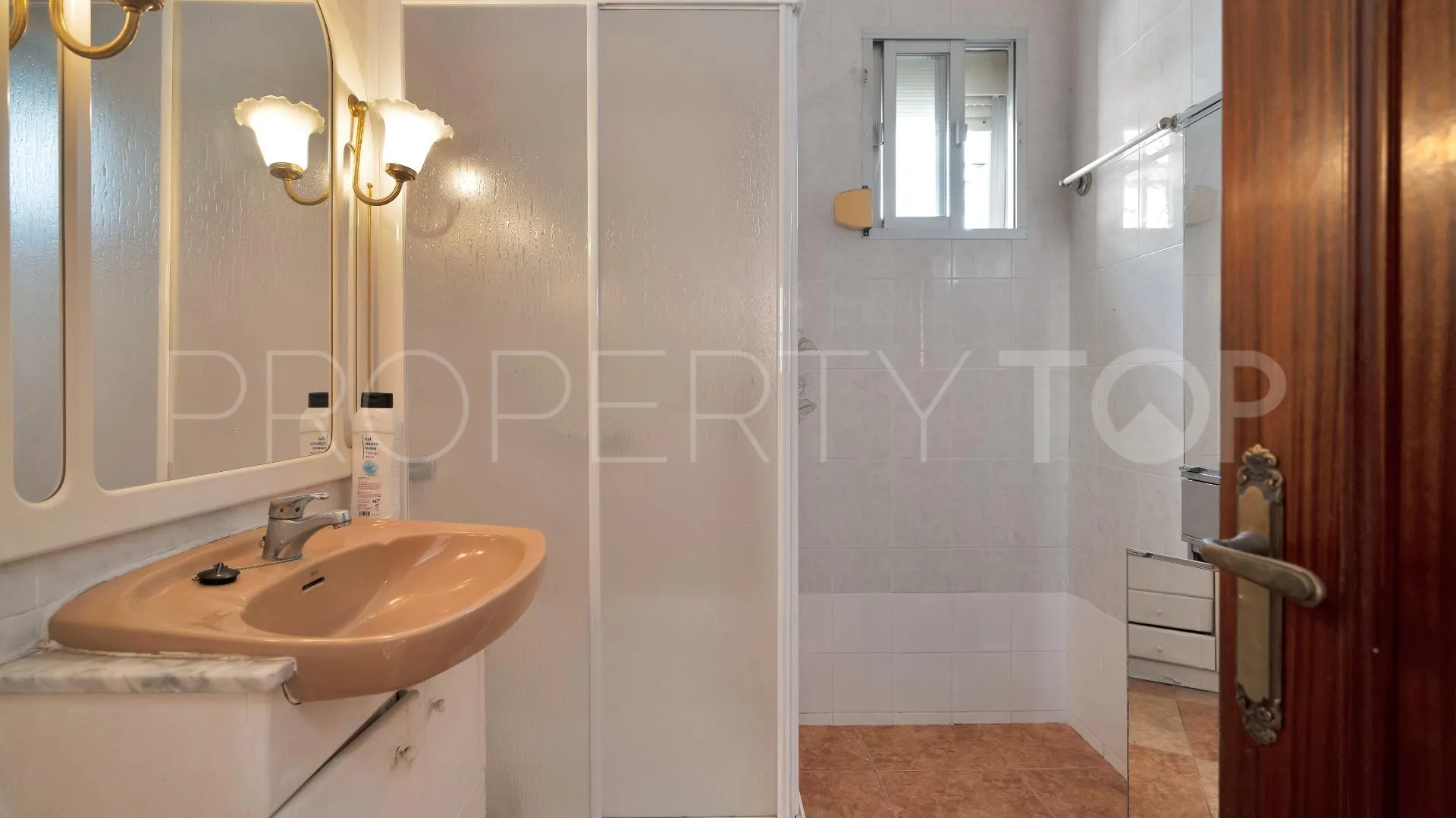 Se vende casa en La Linea de la Concepcion