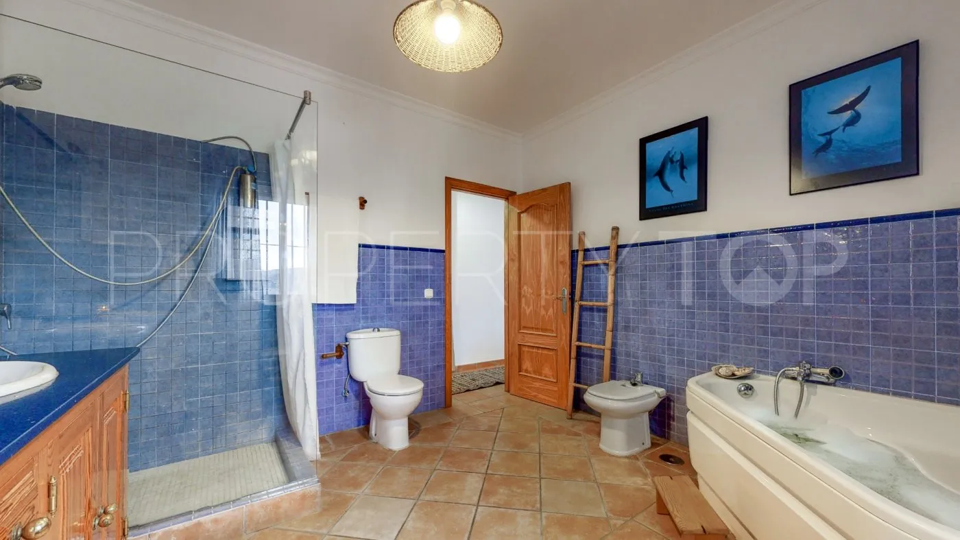 For sale villa in San Martin del Tesorillo