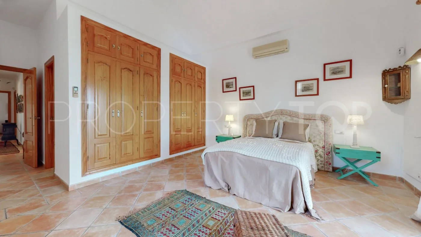 For sale villa in San Martin del Tesorillo