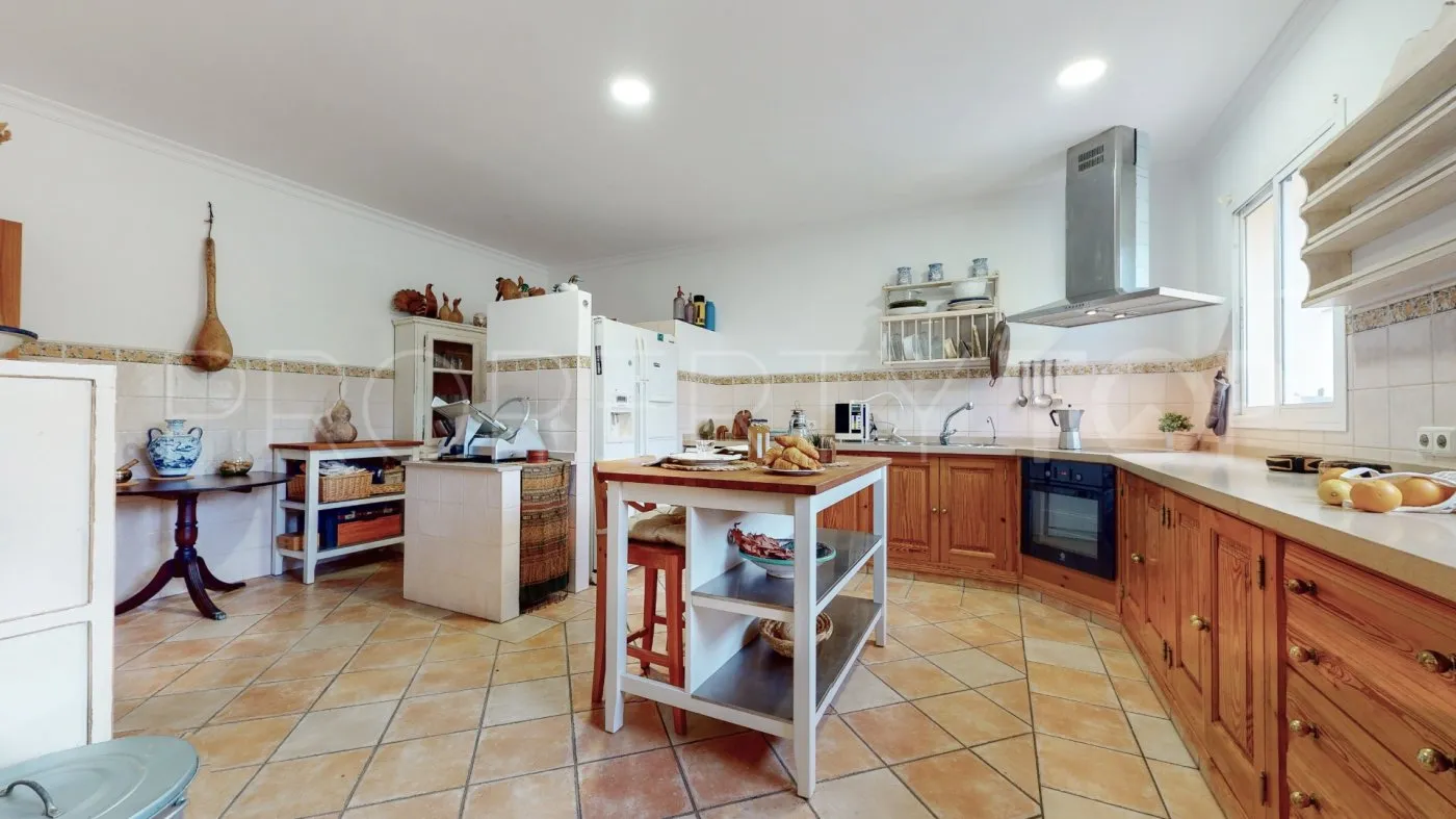 For sale villa in San Martin del Tesorillo