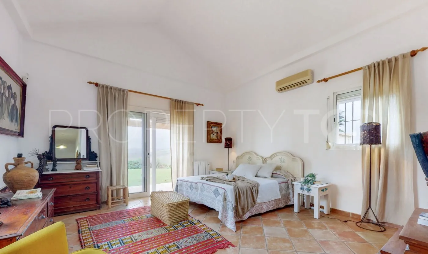 For sale villa in San Martin del Tesorillo