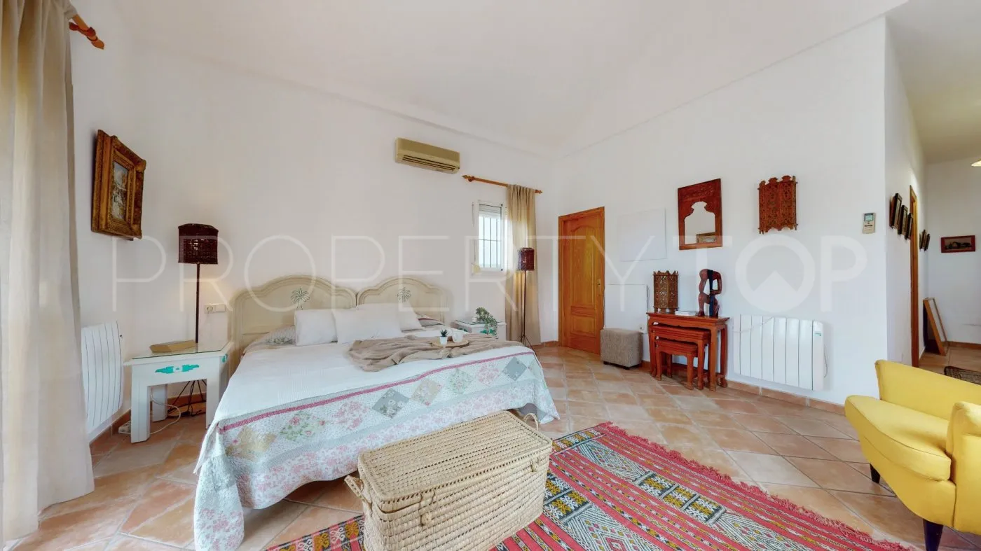 For sale villa in San Martin del Tesorillo