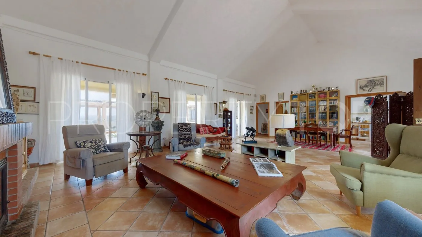 For sale villa in San Martin del Tesorillo