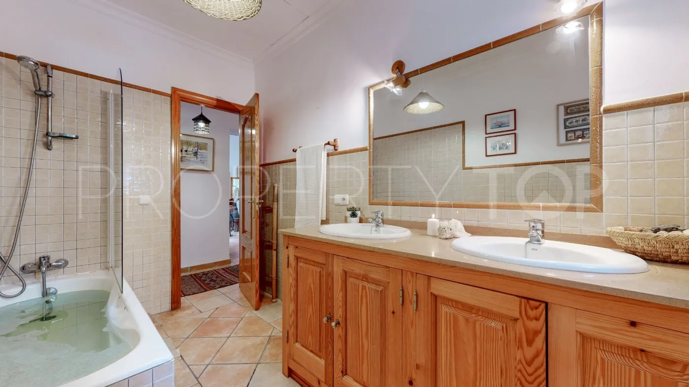For sale villa in San Martin del Tesorillo