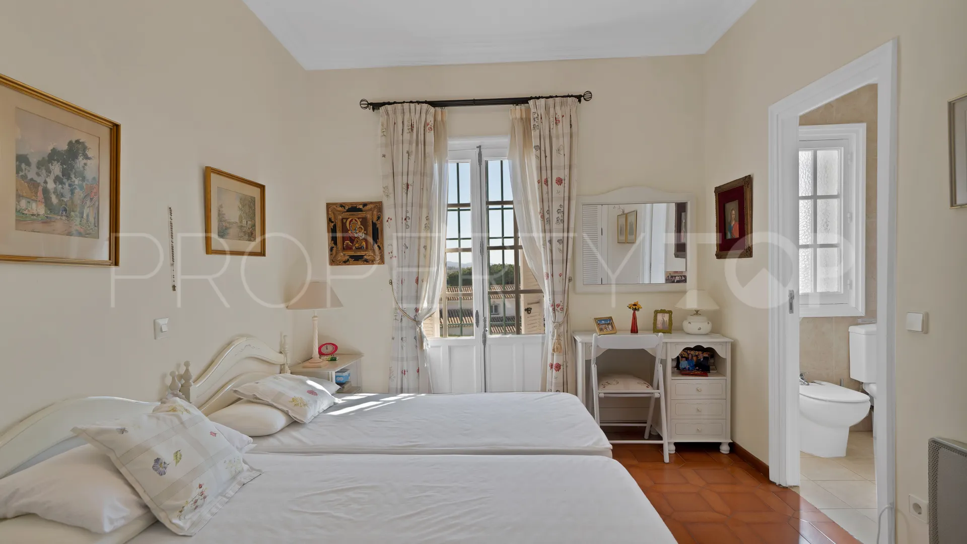 Las Brisas, villa en venta con 6 dormitorios