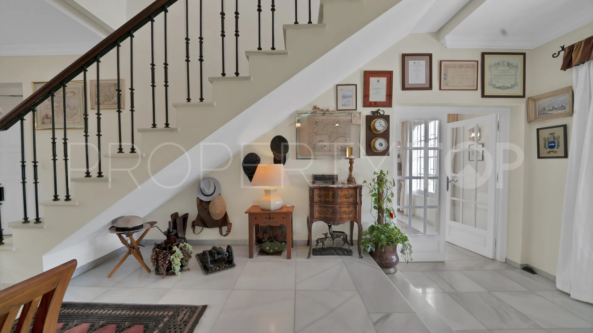 Las Brisas, villa en venta con 6 dormitorios
