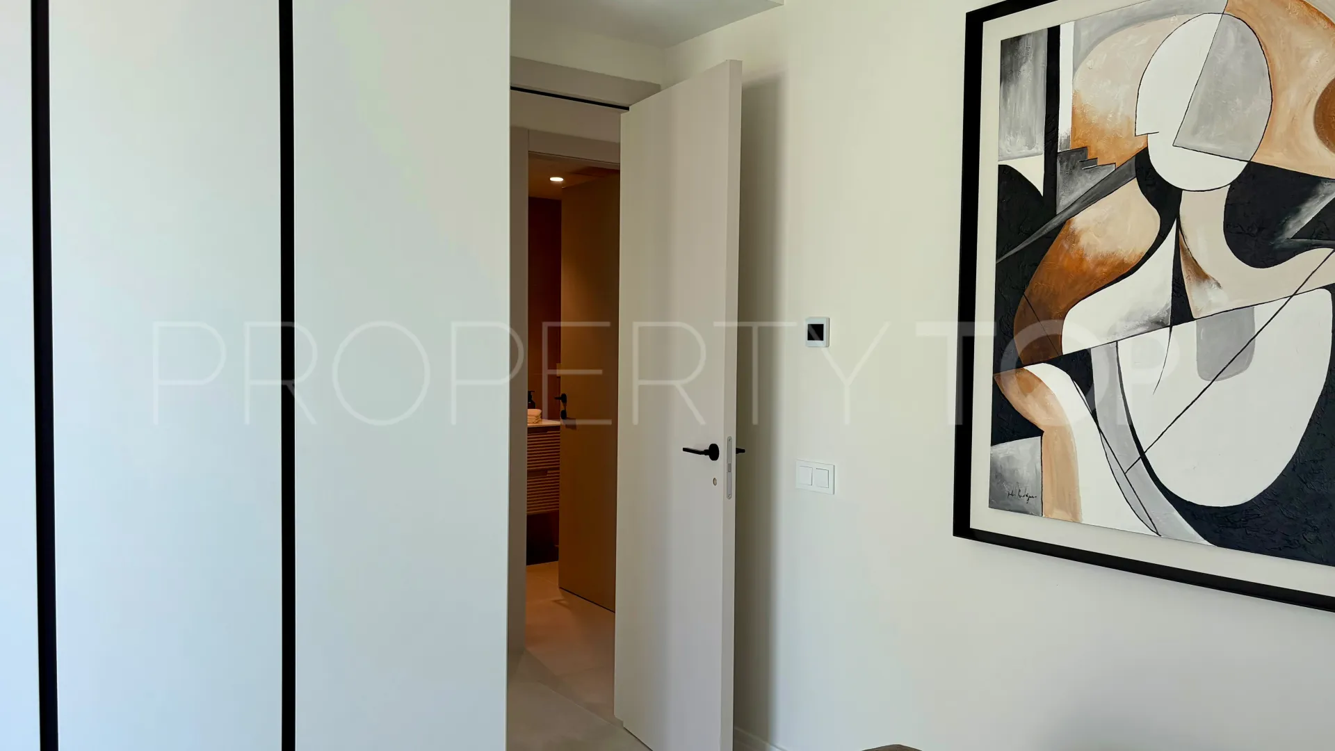 4 bedrooms ground floor apartment in Estepona for sale