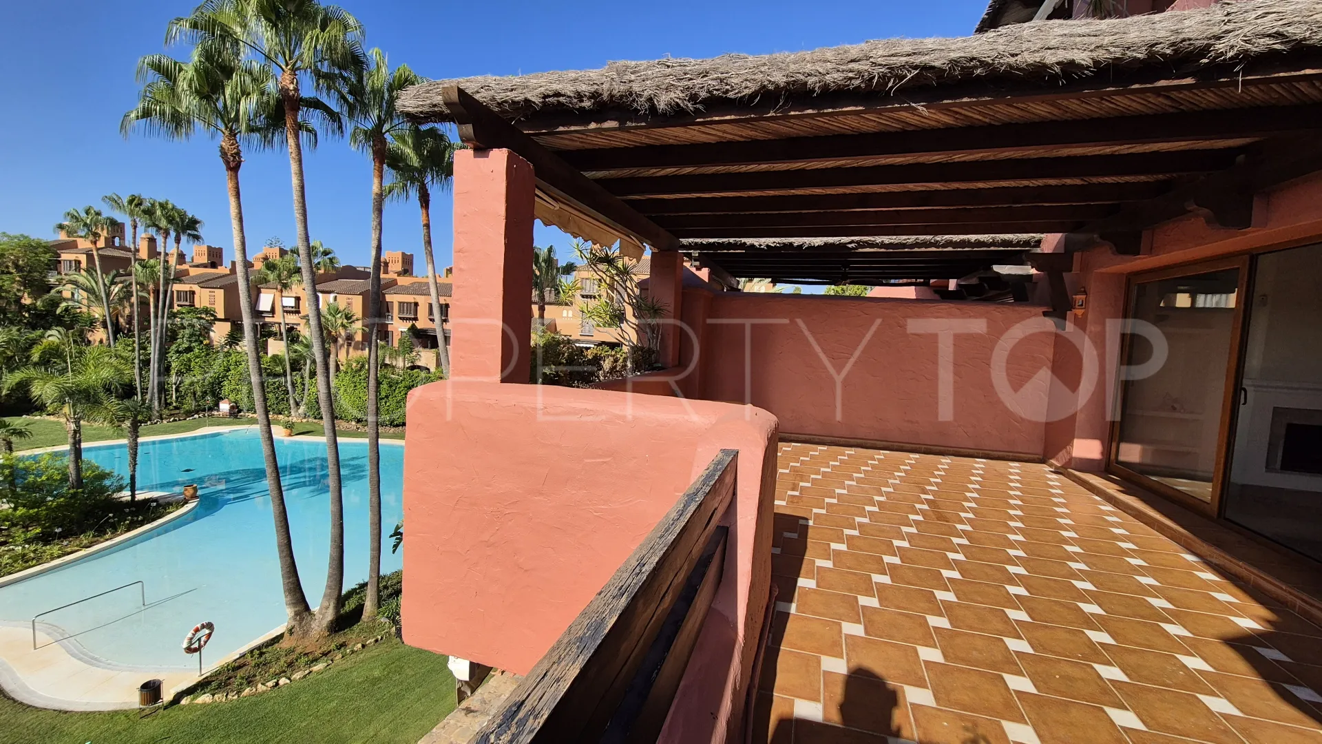 For sale duplex penthouse in Guadalmina Baja with 3 bedrooms