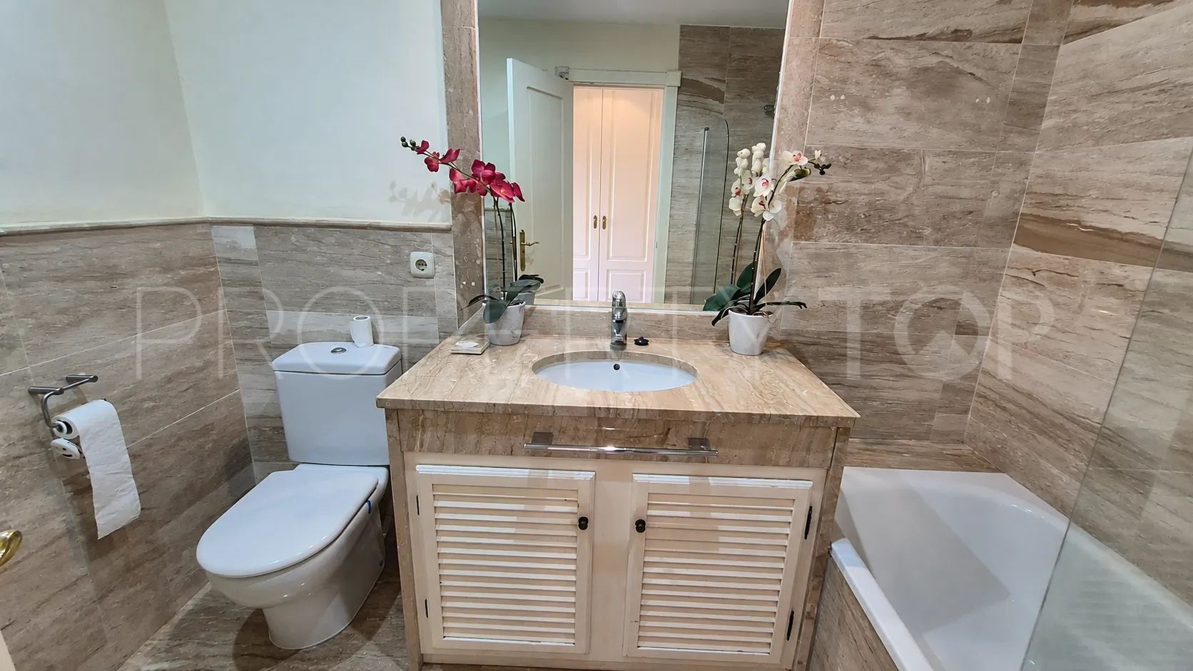 For sale duplex penthouse in Guadalmina Baja with 3 bedrooms