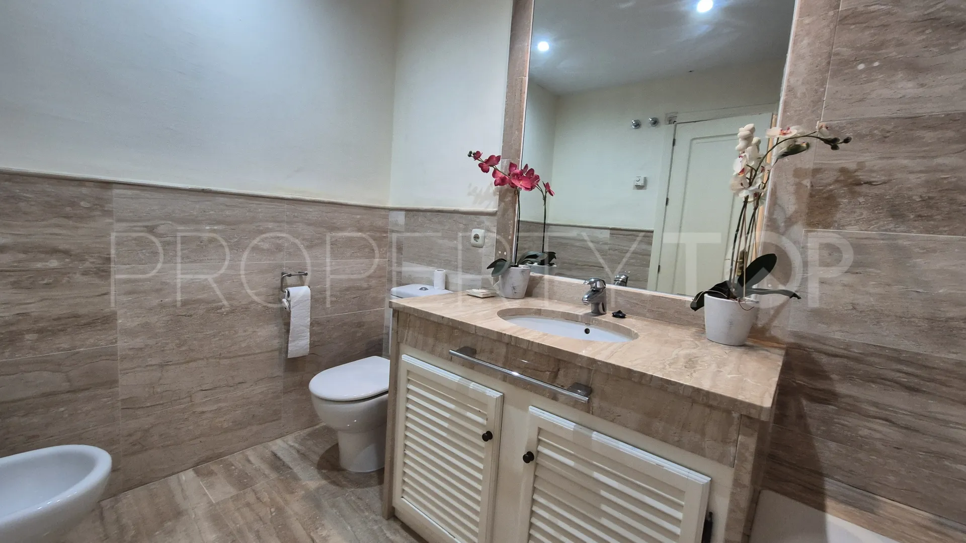 For sale duplex penthouse in Guadalmina Baja with 3 bedrooms