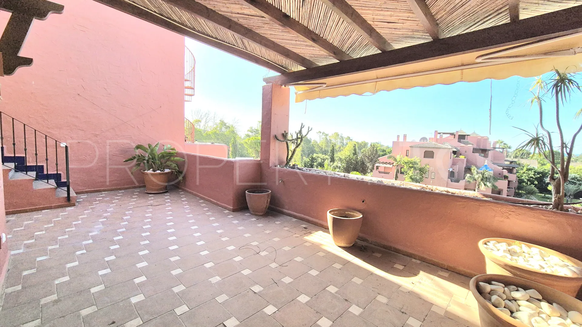 For sale duplex penthouse in Guadalmina Baja with 3 bedrooms