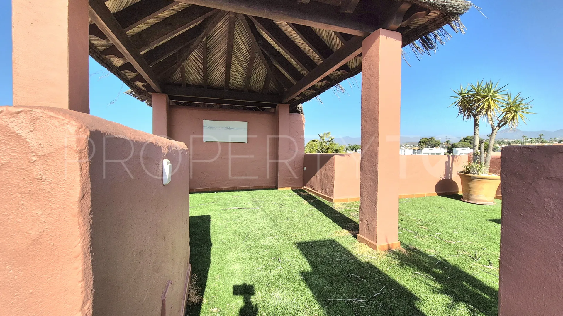For sale duplex penthouse in Guadalmina Baja with 3 bedrooms