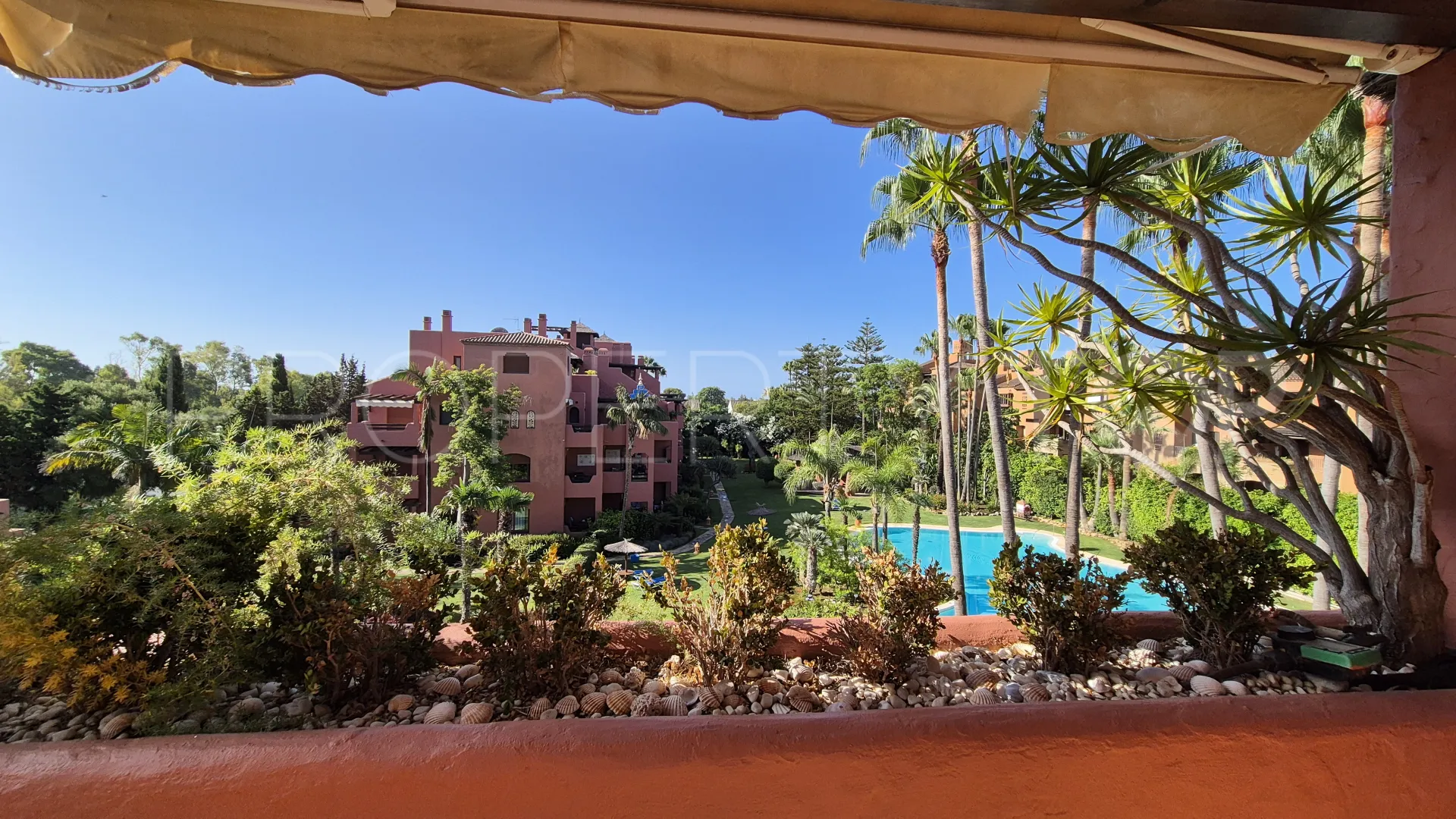 For sale duplex penthouse in Guadalmina Baja with 3 bedrooms