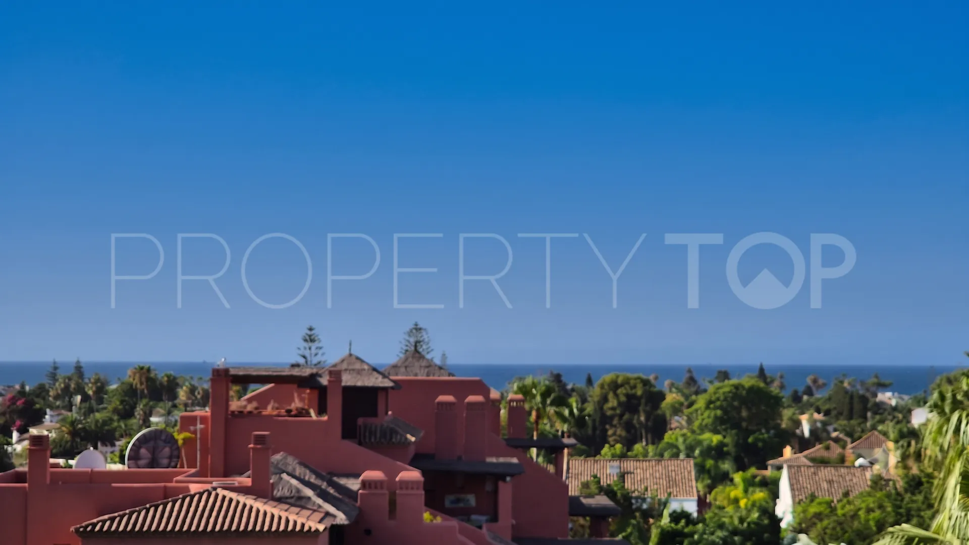 For sale duplex penthouse in Guadalmina Baja with 3 bedrooms