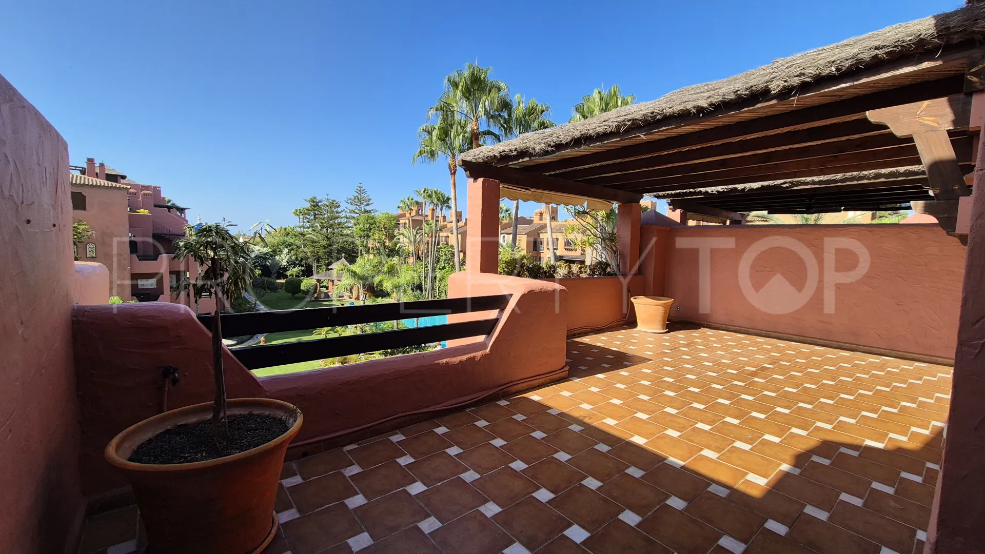 For sale duplex penthouse in Guadalmina Baja with 3 bedrooms