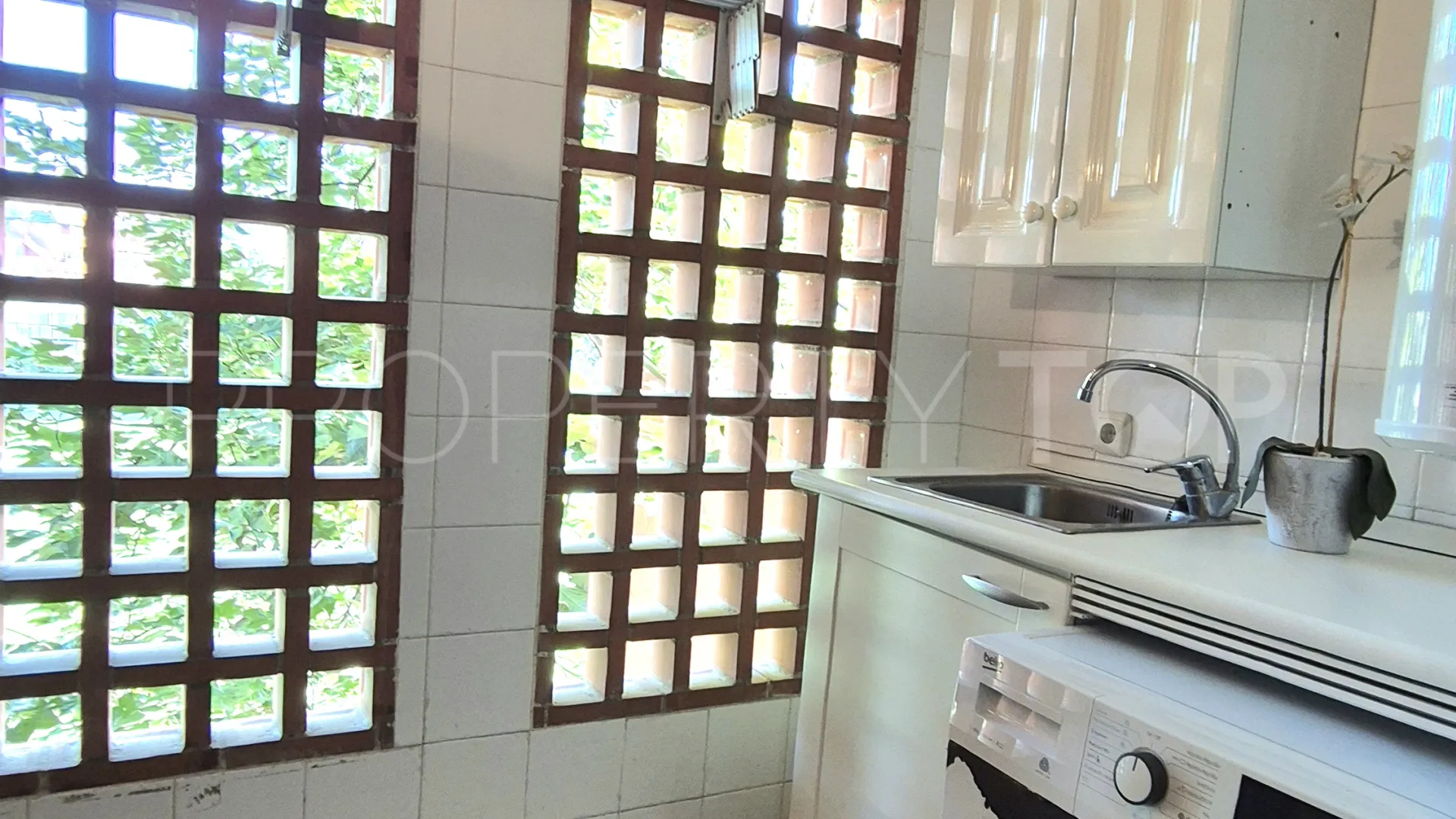 For sale duplex penthouse in Guadalmina Baja with 3 bedrooms